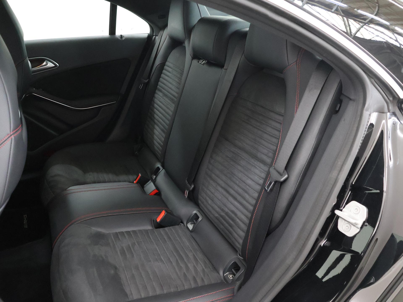 Mercedes-Benz CLA 180 d Business Solution | AMG | Achteruitrijcamera | — photo 11