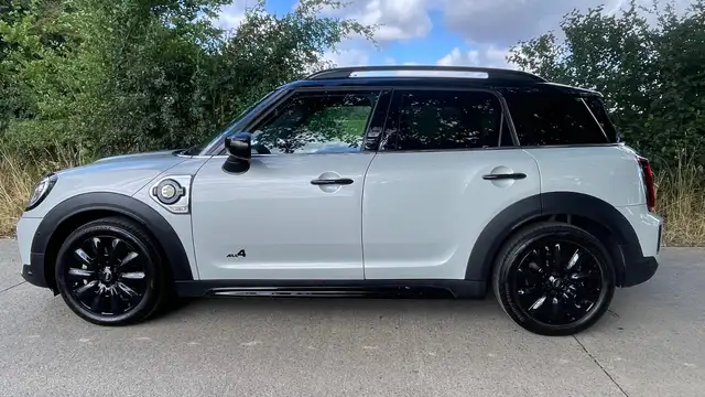 MINI Cooper SE Countryman Mini Countryman 1.5A PHEV Cooper SE ALL4 Full Options toit pano, cuir, sièges mémoires etc... Prix tvac