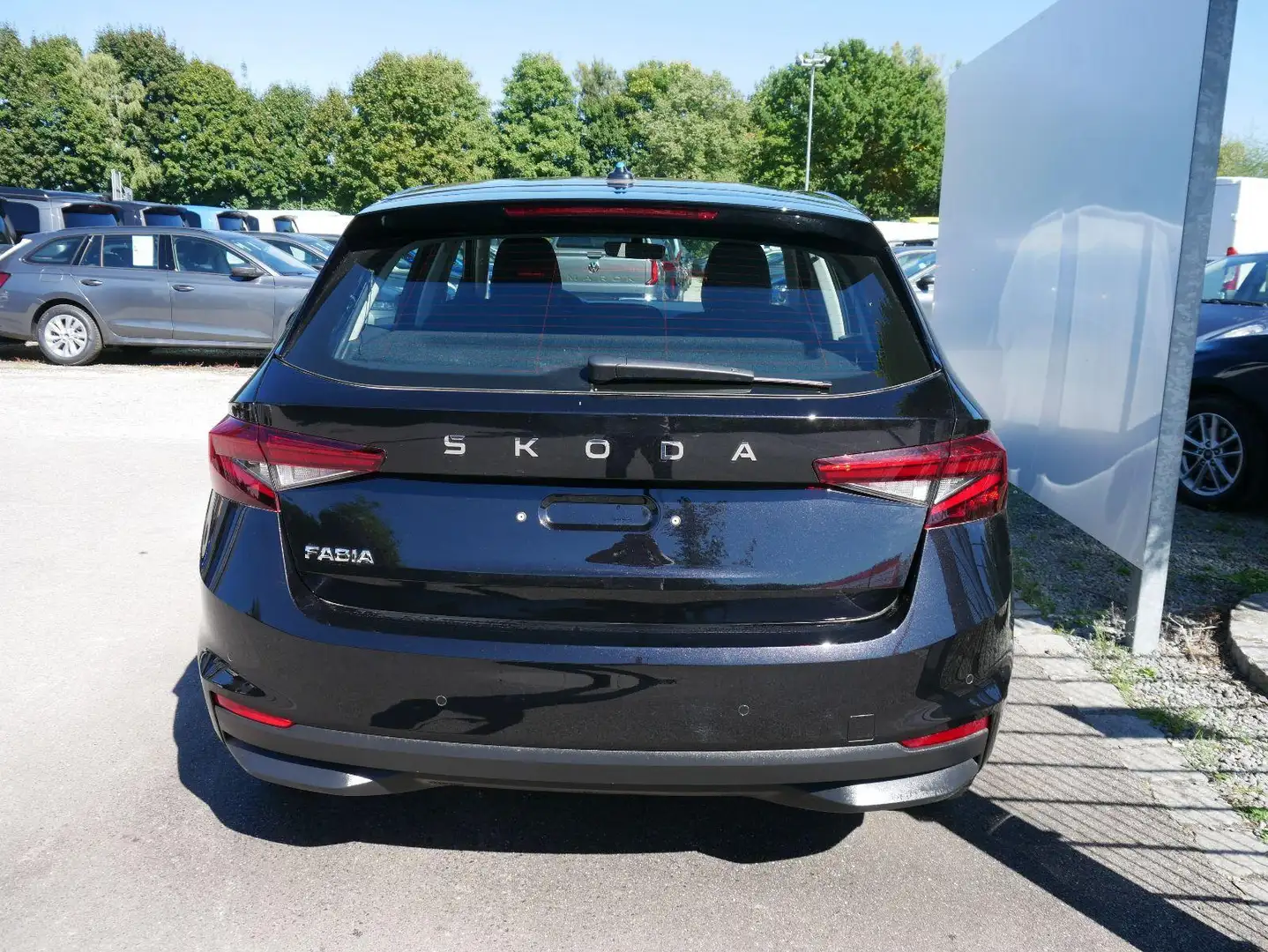 Skoda Fabia Selection 1.0 TSI *NAVI-ÜBER-SMARTLINK*LED*PDC-... Schwarz - 2