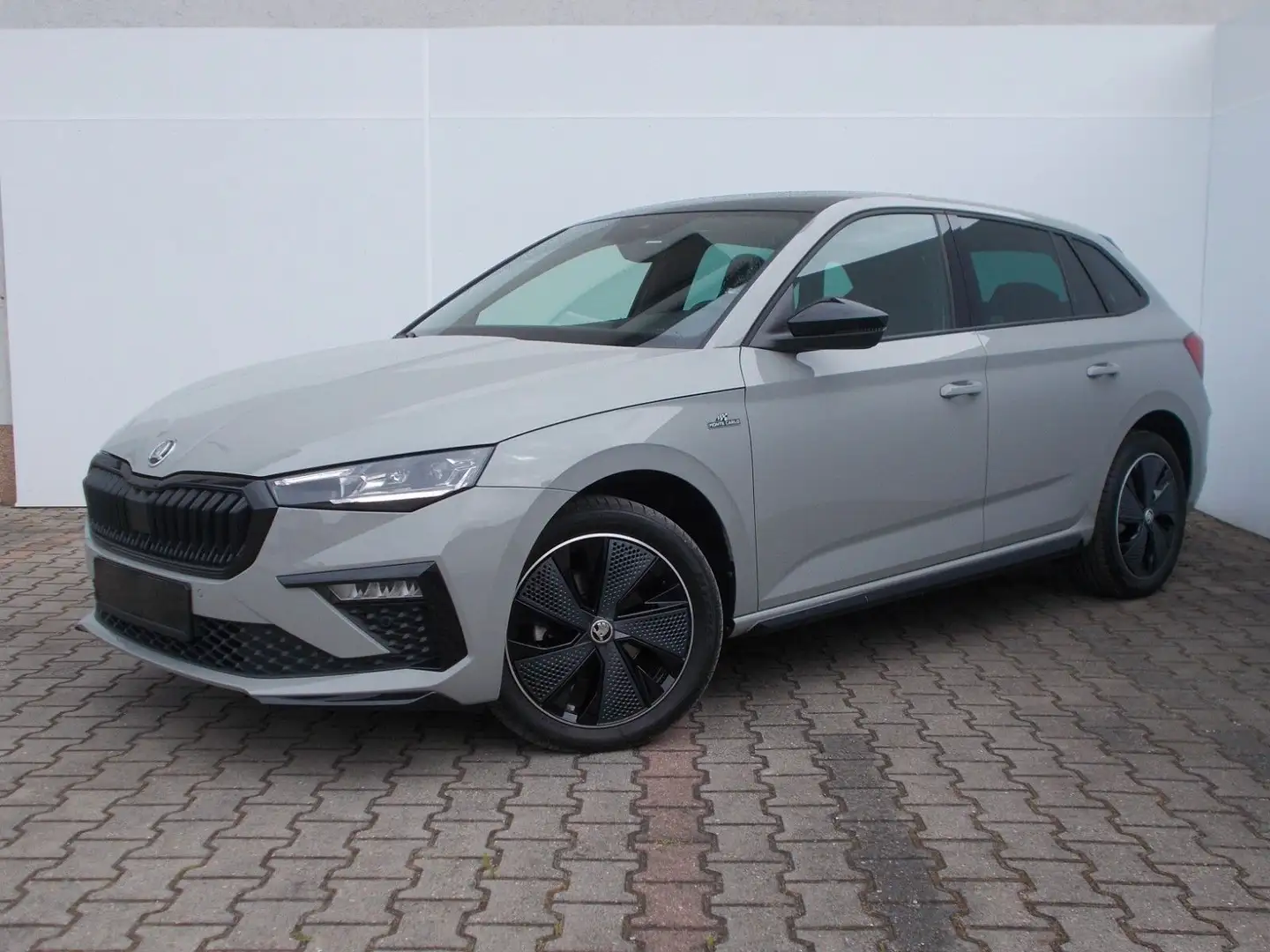 Skoda Scala 1.5 TSI DSG  Monte Carlo mit vielen Extras Gris - 2