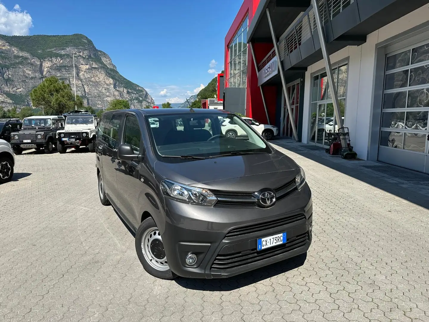 Toyota Proace TOYOTA Proace Verso 1.5d 120cv SS L0 Lounge 9pti Grigio - 2