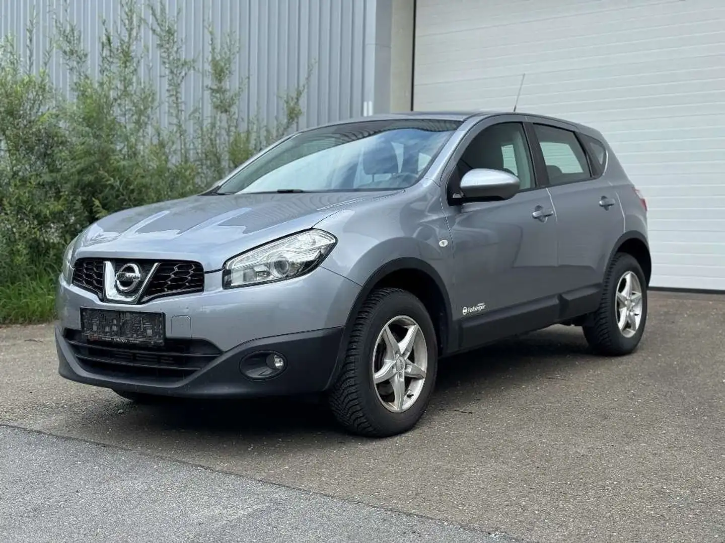 Nissan Qashqai 1,5 dCi 2WD DPF Grau - 2