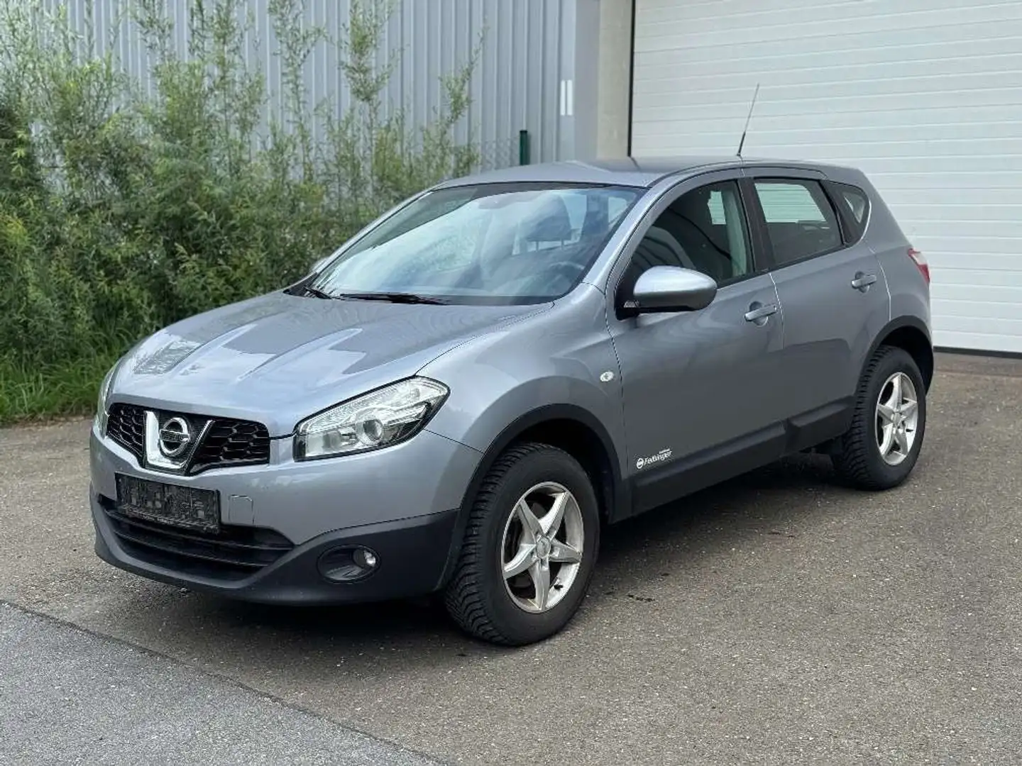 Nissan Qashqai 1,5 dCi 2WD DPF Grau - 1