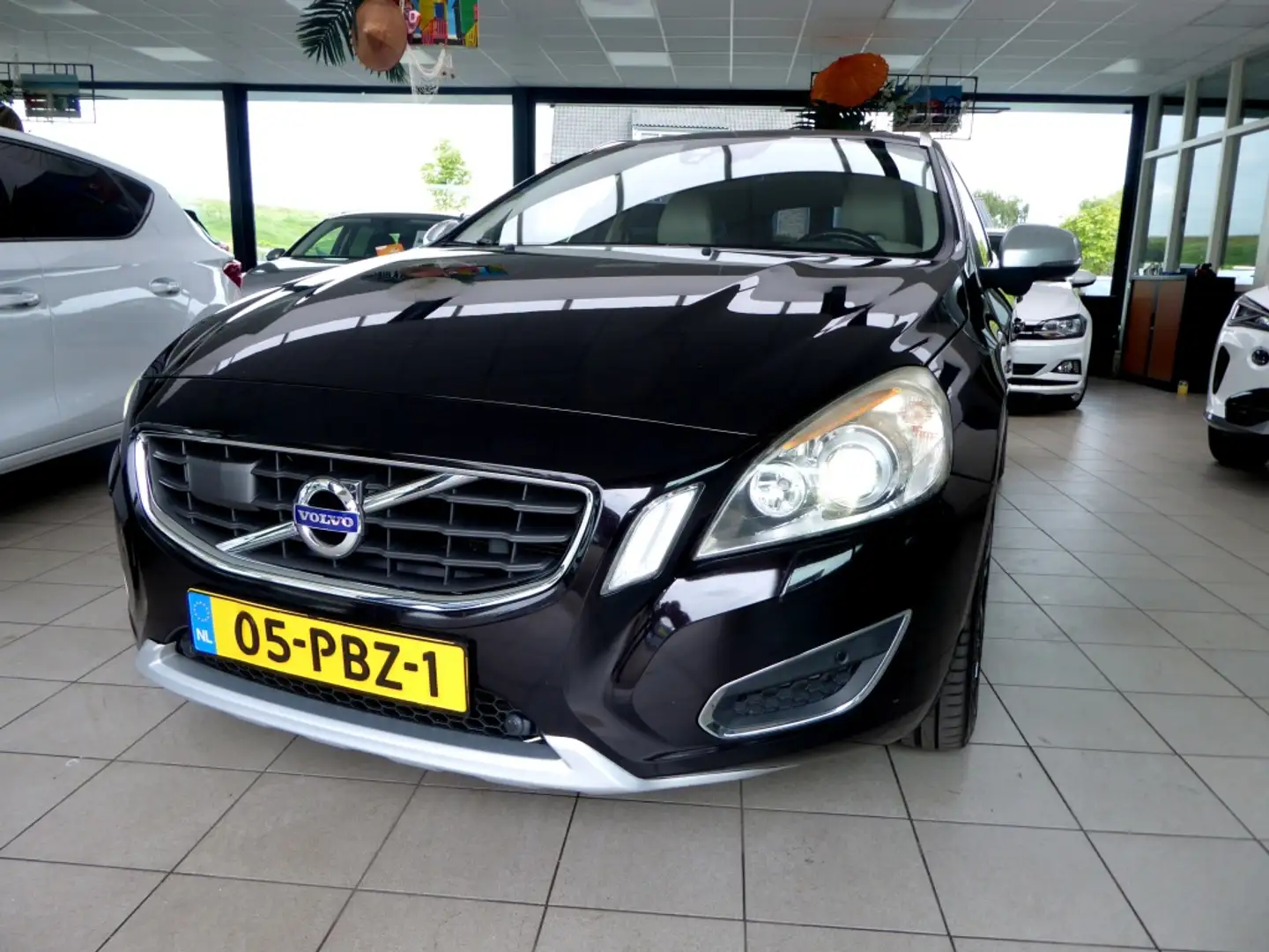 Volvo V60 3.0 T6 AWD Summum 305pk-Bom volle auto-Bijna Joung Noir - 2
