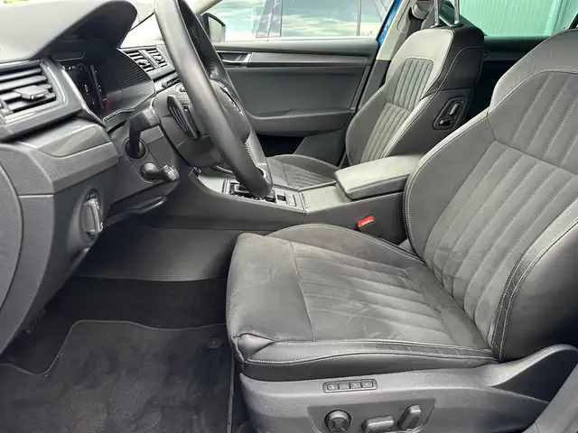 Skoda Superb view 12