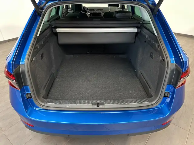 Skoda Superb view 6