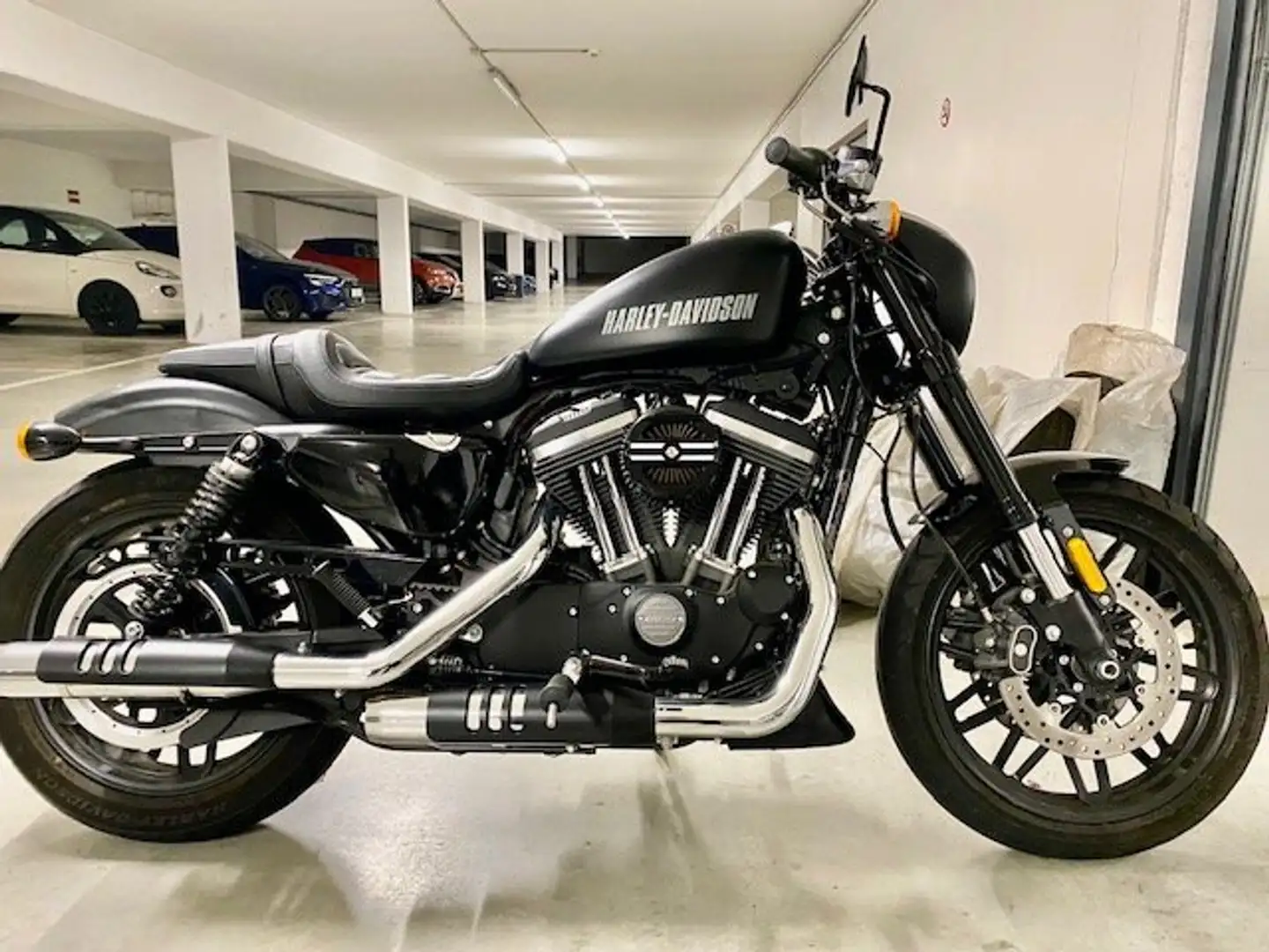 Harley-Davidson Roadster Чорний - 1