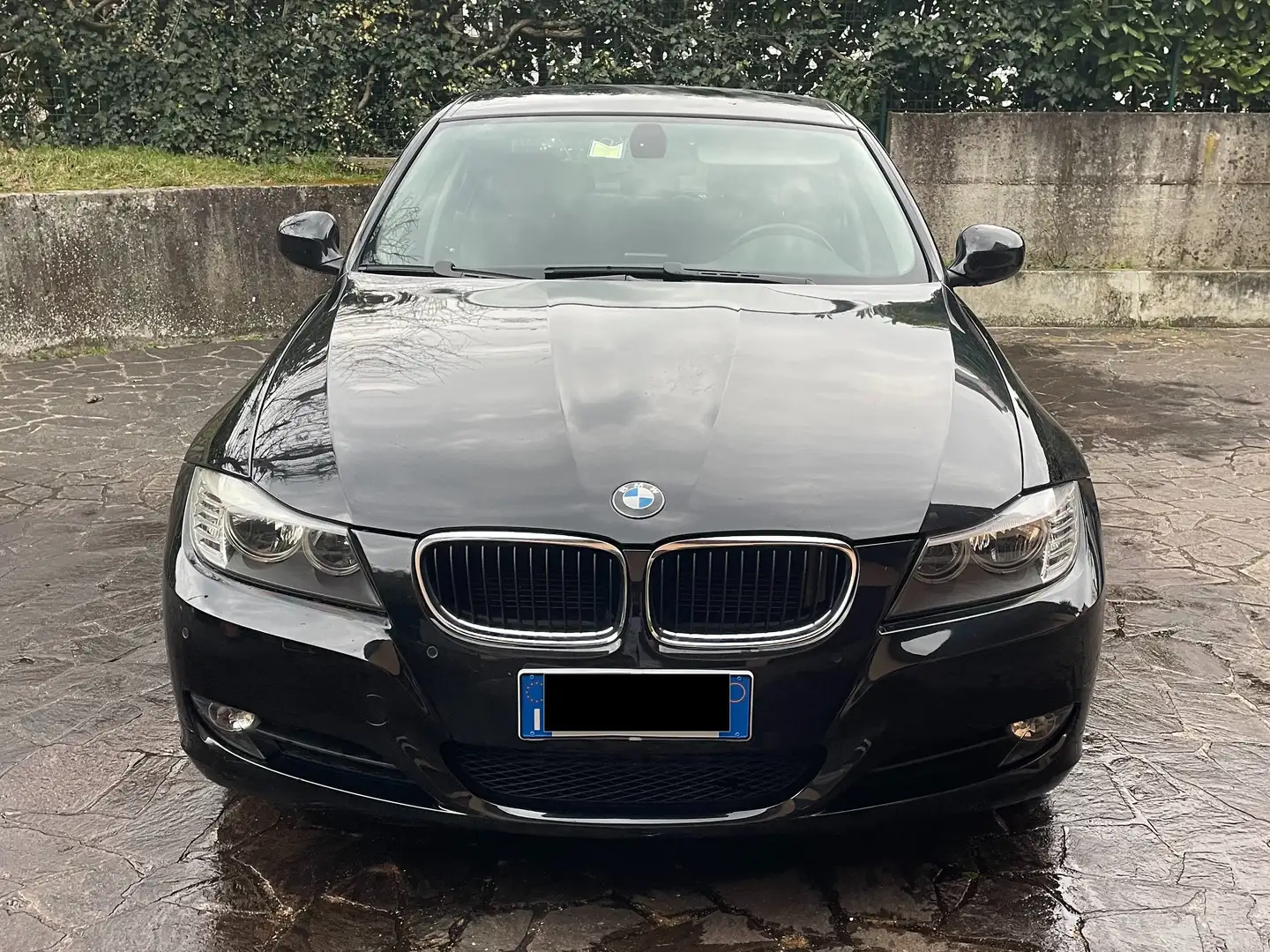 BMW 318 Serie 3 E90 Berlina 318d 2.0 Eletta 143cv FL crna - 1