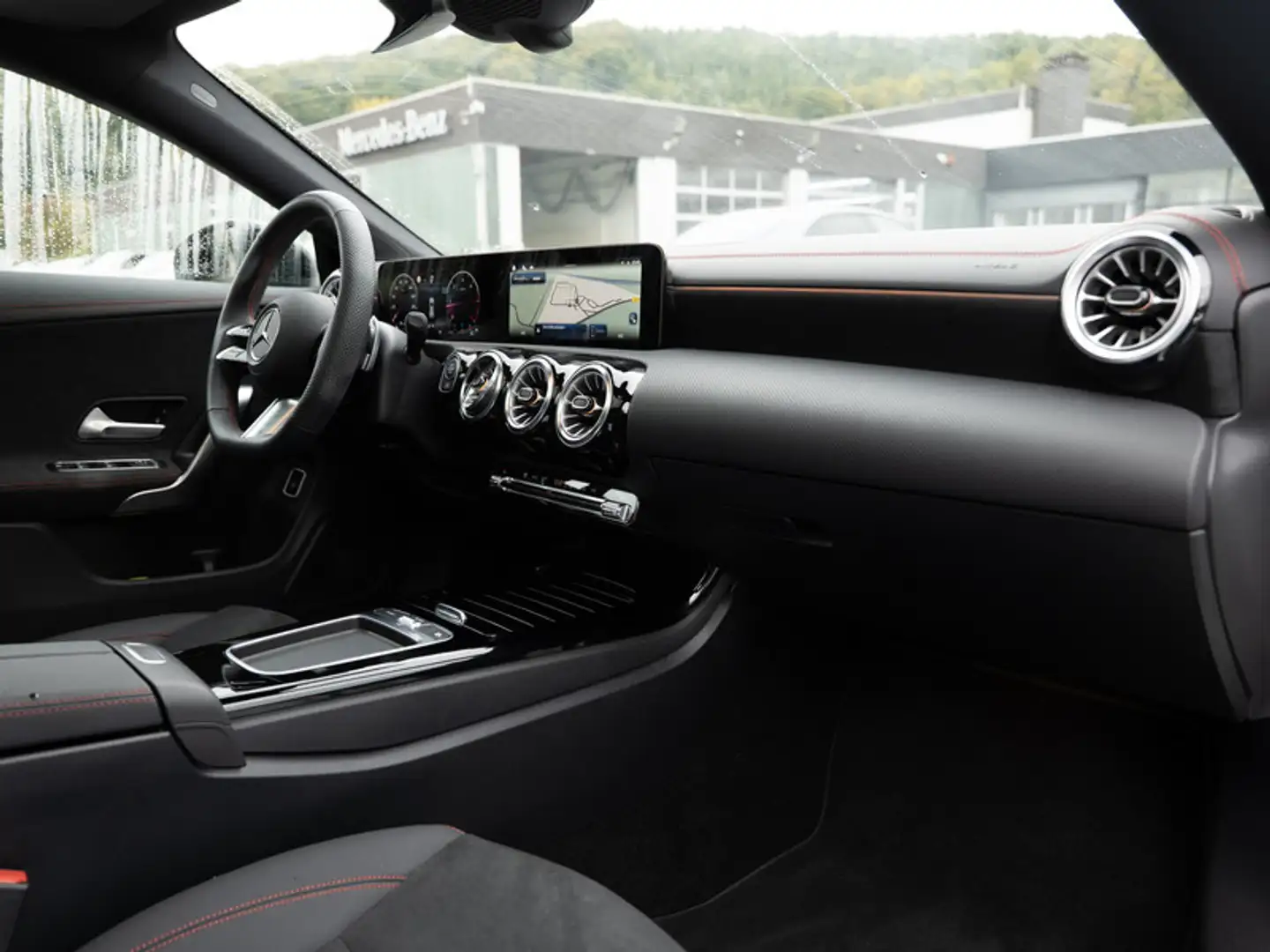 Mercedes-Benz CLA 200 d SB AMG-Sport/LED/Cam/Pano/Night/Ambi Weiß - 2