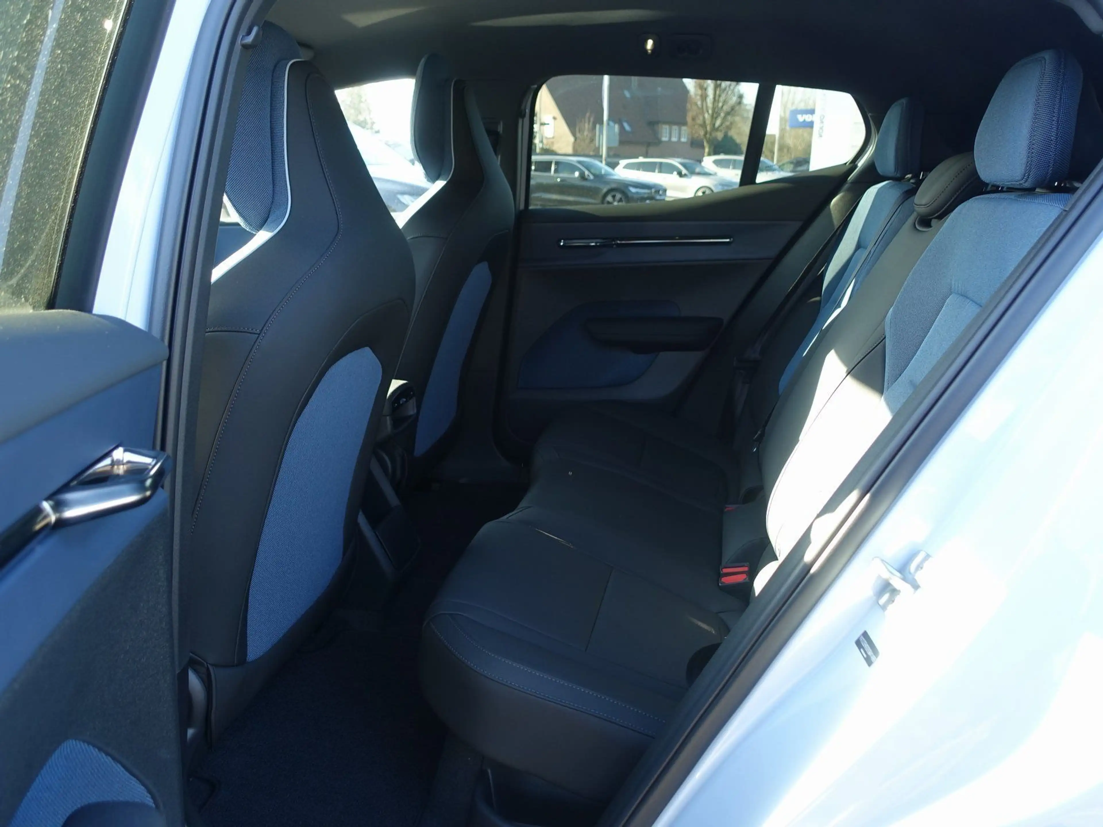 Volvo EX30 Plus Twin Motor Performance/Kamera/BLIS — photo 12