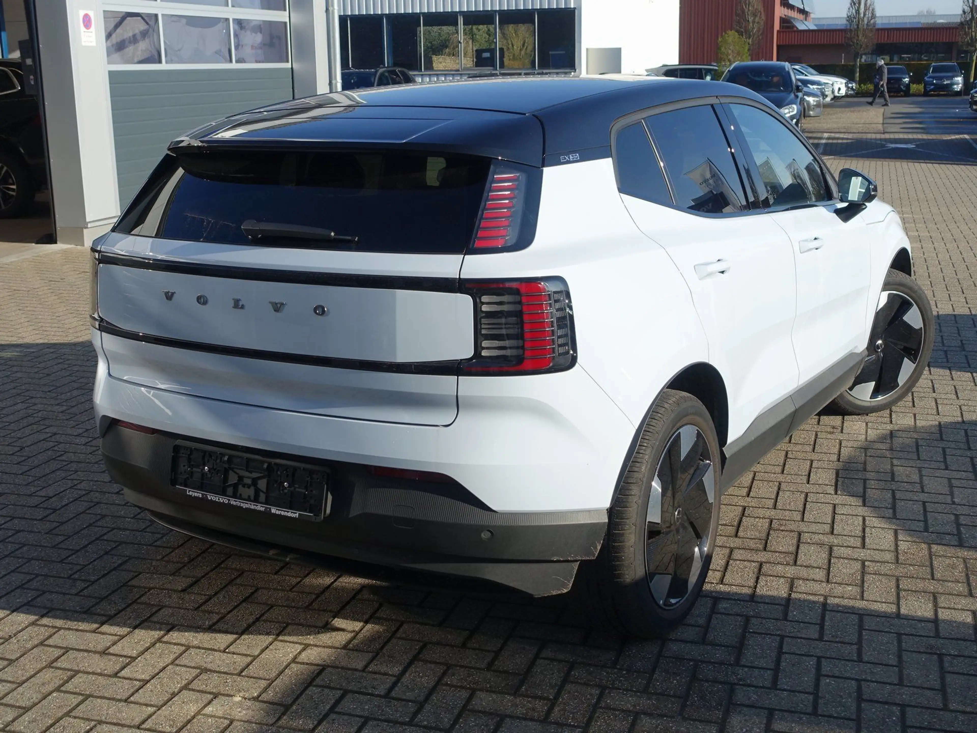 Volvo EX30 Plus Twin Motor Performance/Kamera/BLIS — photo 2