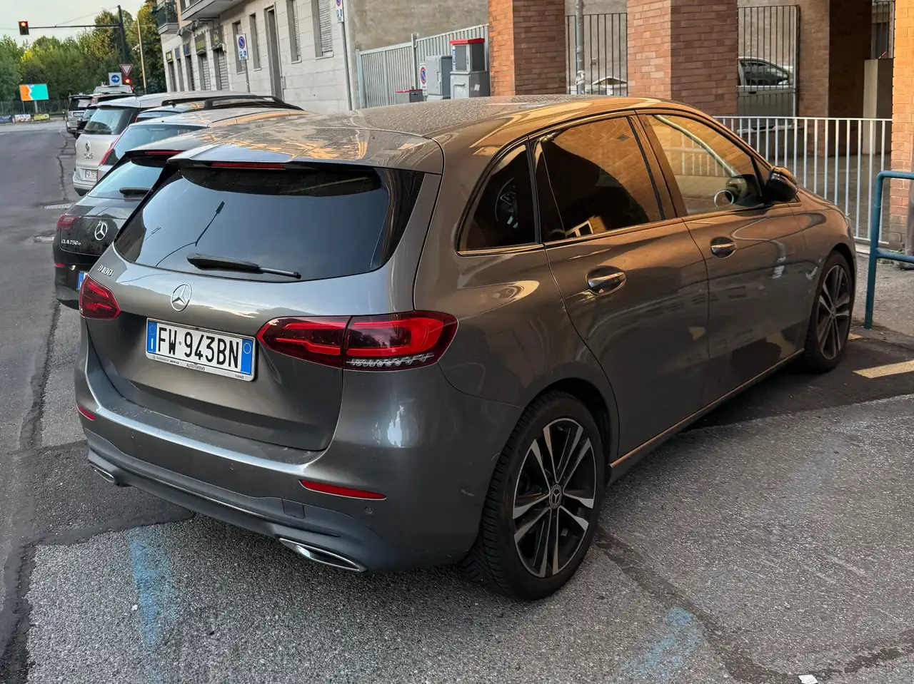 Mercedes-Benz B 180