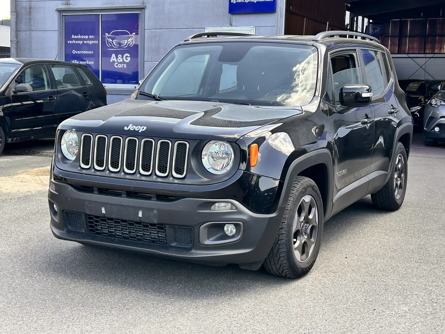 Jeep Renegade 1.4 Multiair Longitude 4x2 DDCT 103kW Zwart - 1
