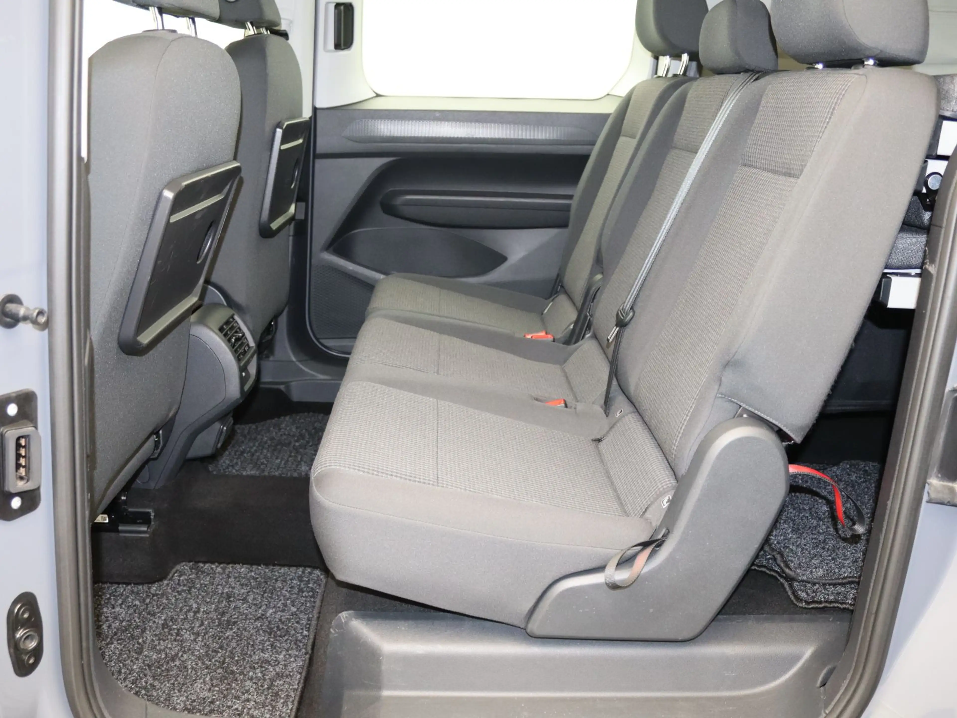 Volkswagen Caddy California 1.5 TSI / Bett, AHK, RFK — photo 14