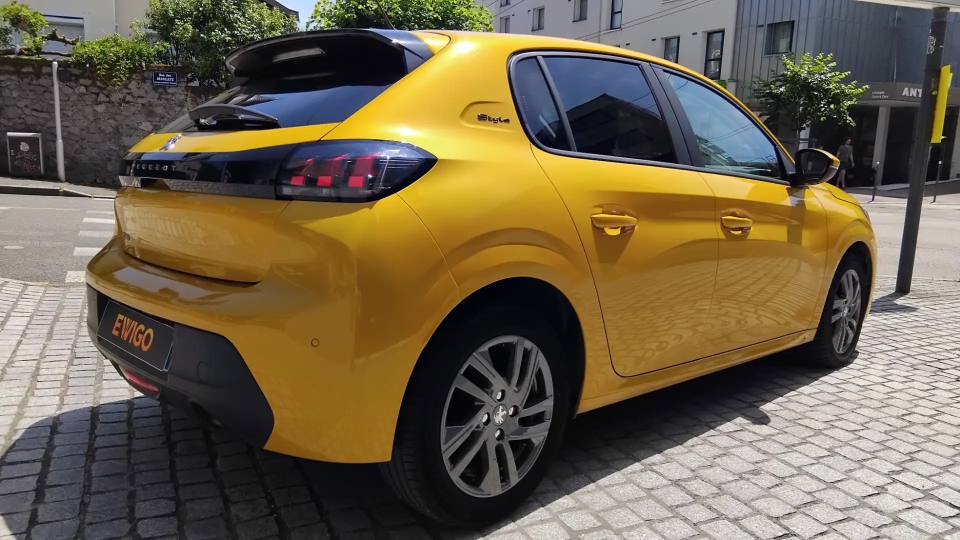 Peugeot 208 GENERATION-II 1.2  75 STYLE - 2