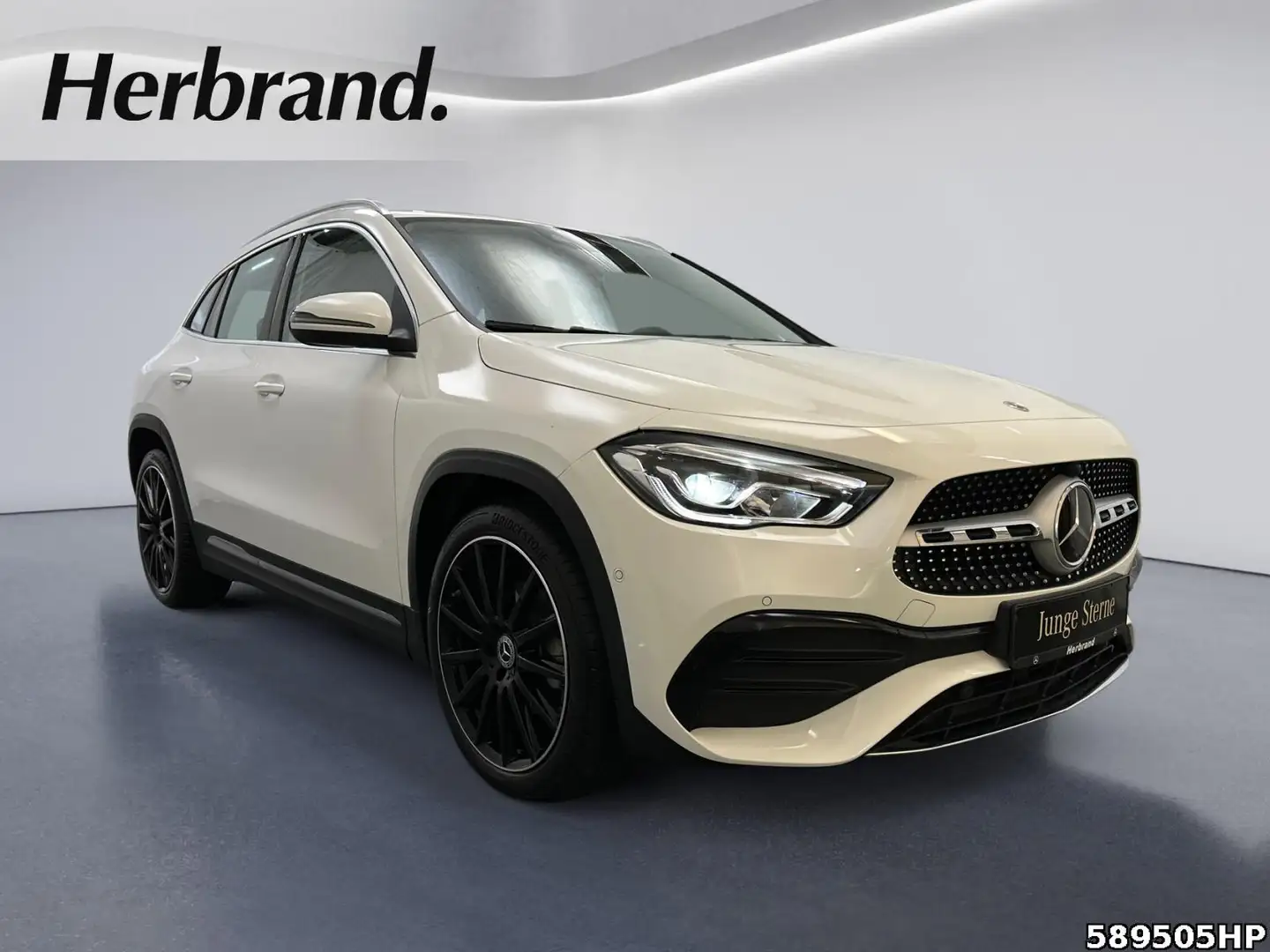 Mercedes-Benz GLA 200 AMG *Distronic Rückfahrkamera 20" Sound Weiß - 2