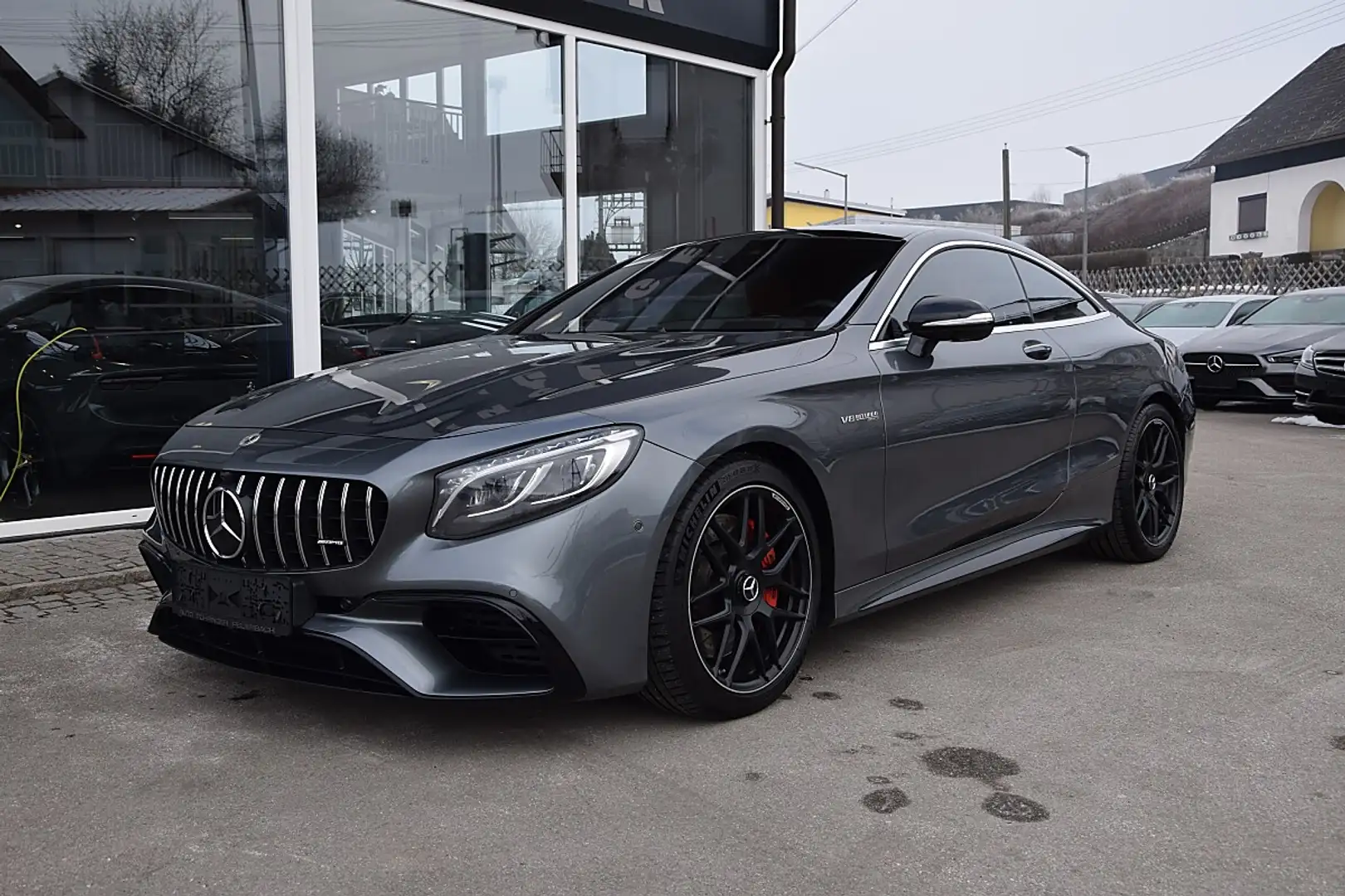Mercedes-Benz S 63 AMG 4MATIC+ Coupe Aut. *AMG Fahrerpaket* Grau - 2