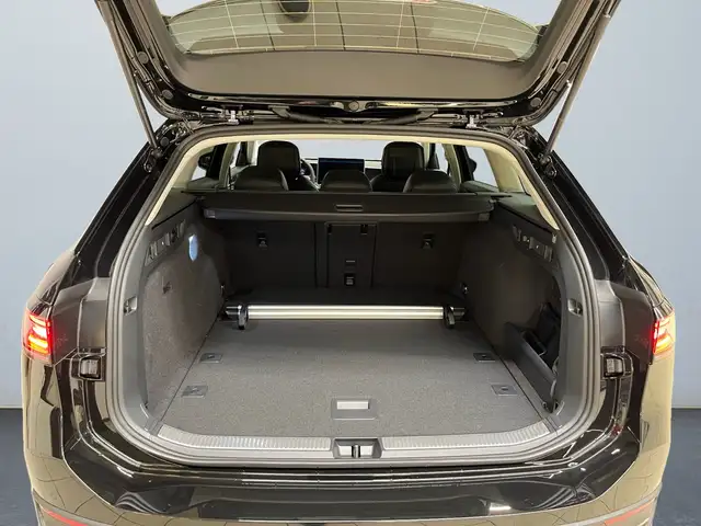 Volkswagen Passat view 14