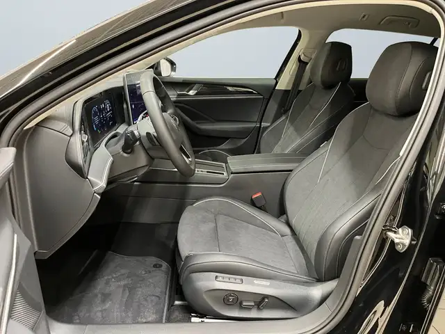 Volkswagen Passat view 7