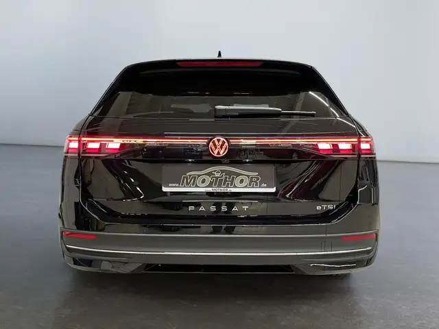 Volkswagen Passat view 5