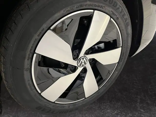 Volkswagen Passat view 15