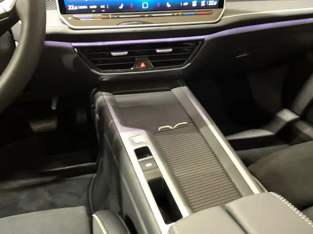 Volkswagen Passat view 9