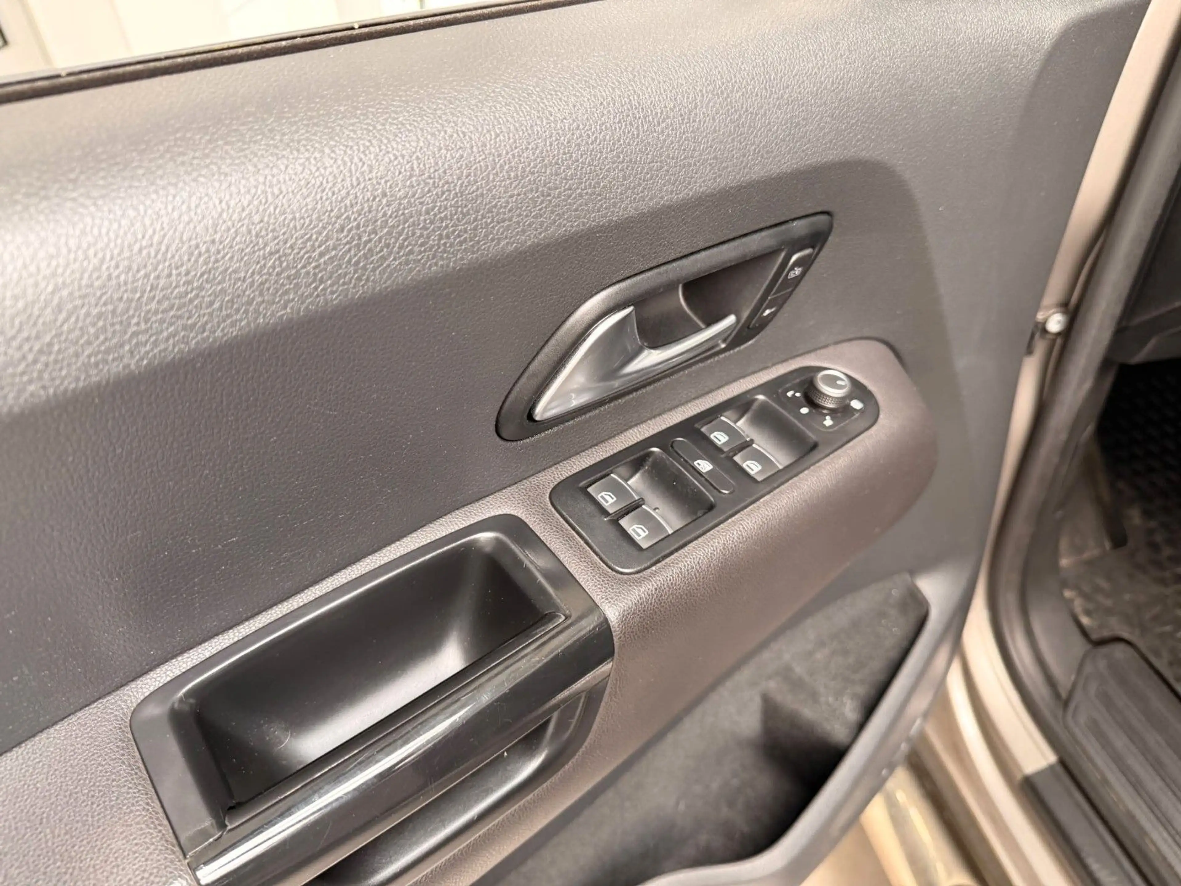 Volkswagen Amarok Highline 4Mot DoubleCab Standhz AHK Leder — photo 14