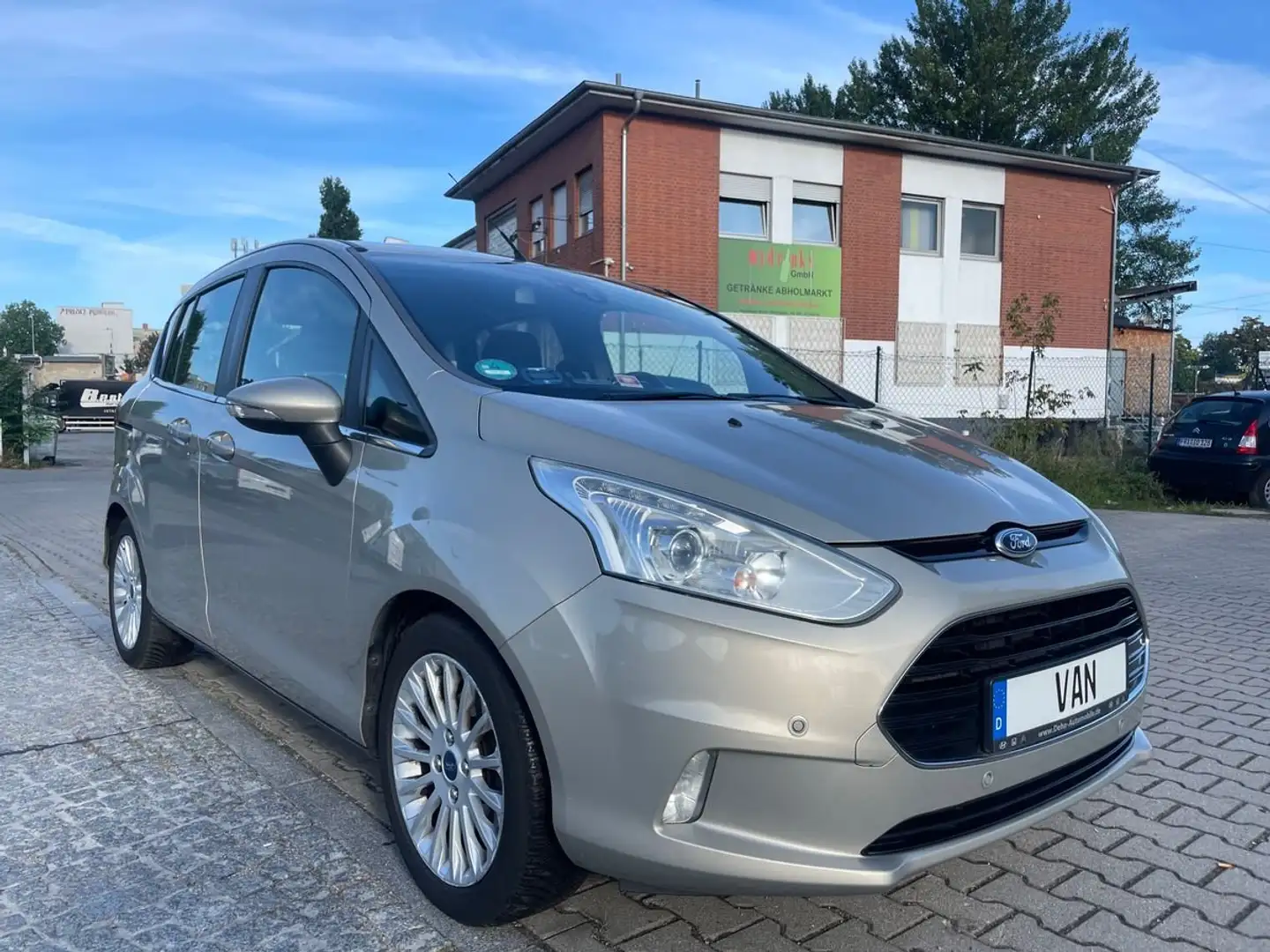 Ford B-Max Titanium,Klimaautomatik,Keyless go,AHK Beige - 1