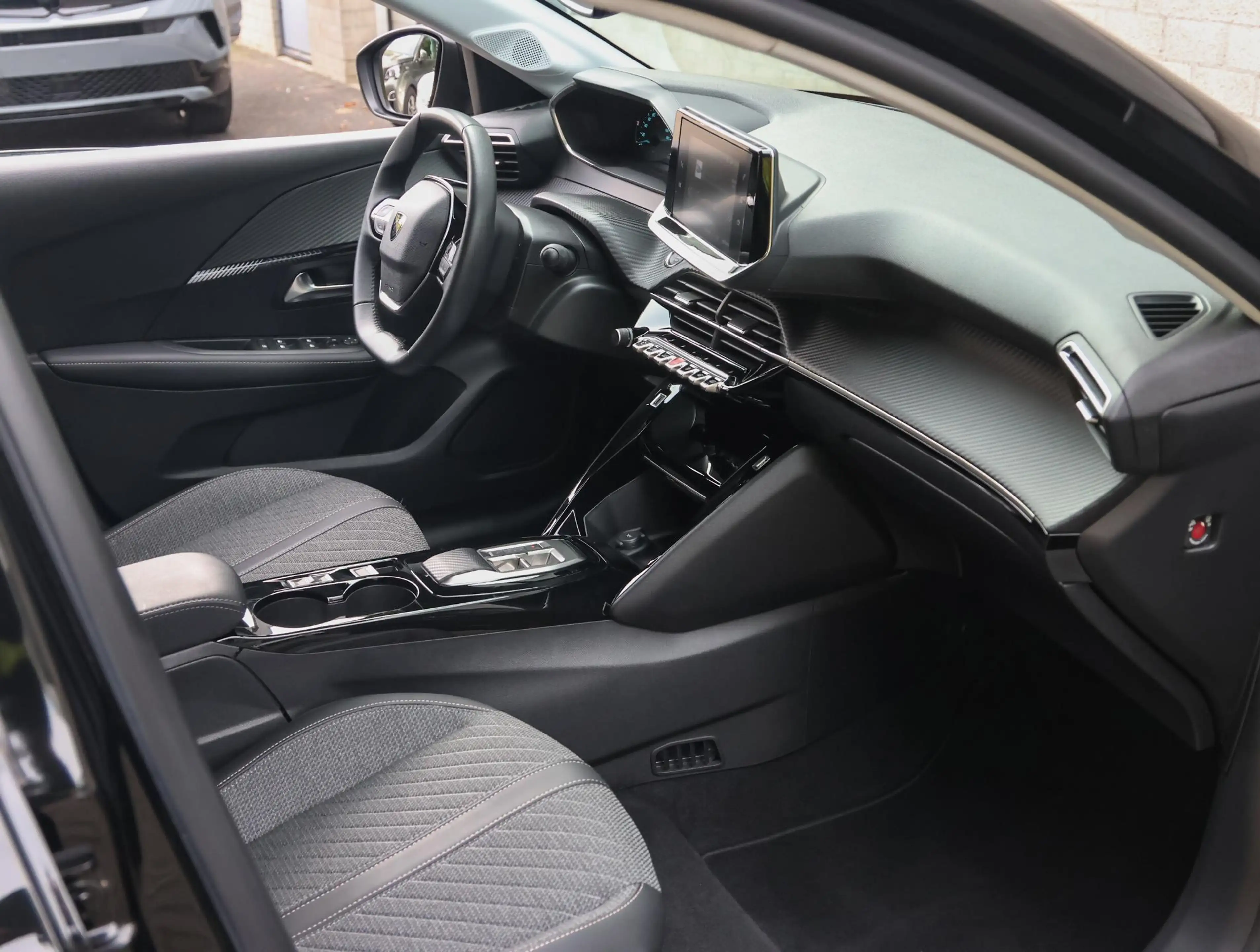 Peugeot e-208 e-Style 50 kWh | Navigatie | Parkeersensoren | Cru — photo 8