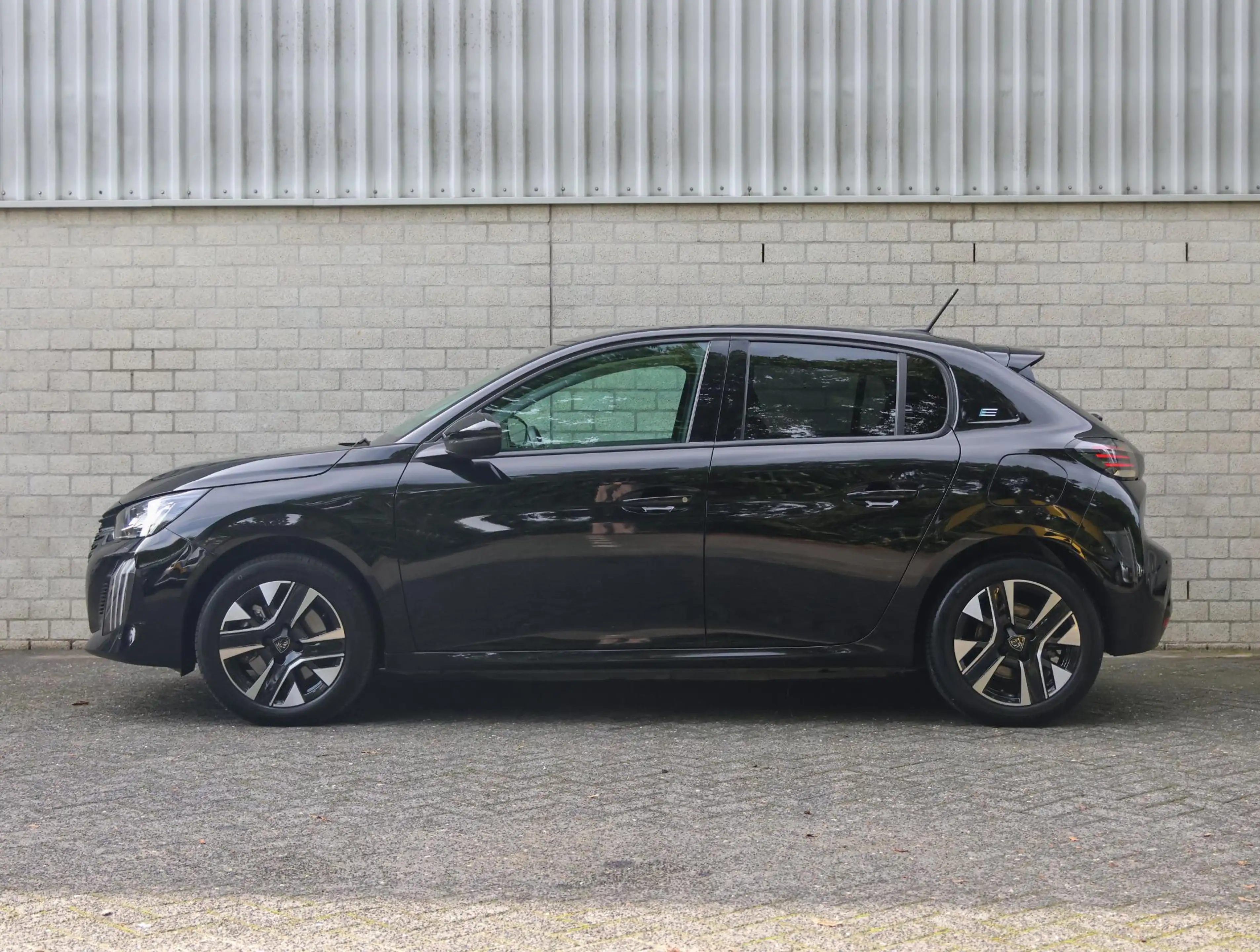 Peugeot e-208 e-Style 50 kWh | Navigatie | Parkeersensoren | Cru — photo 2