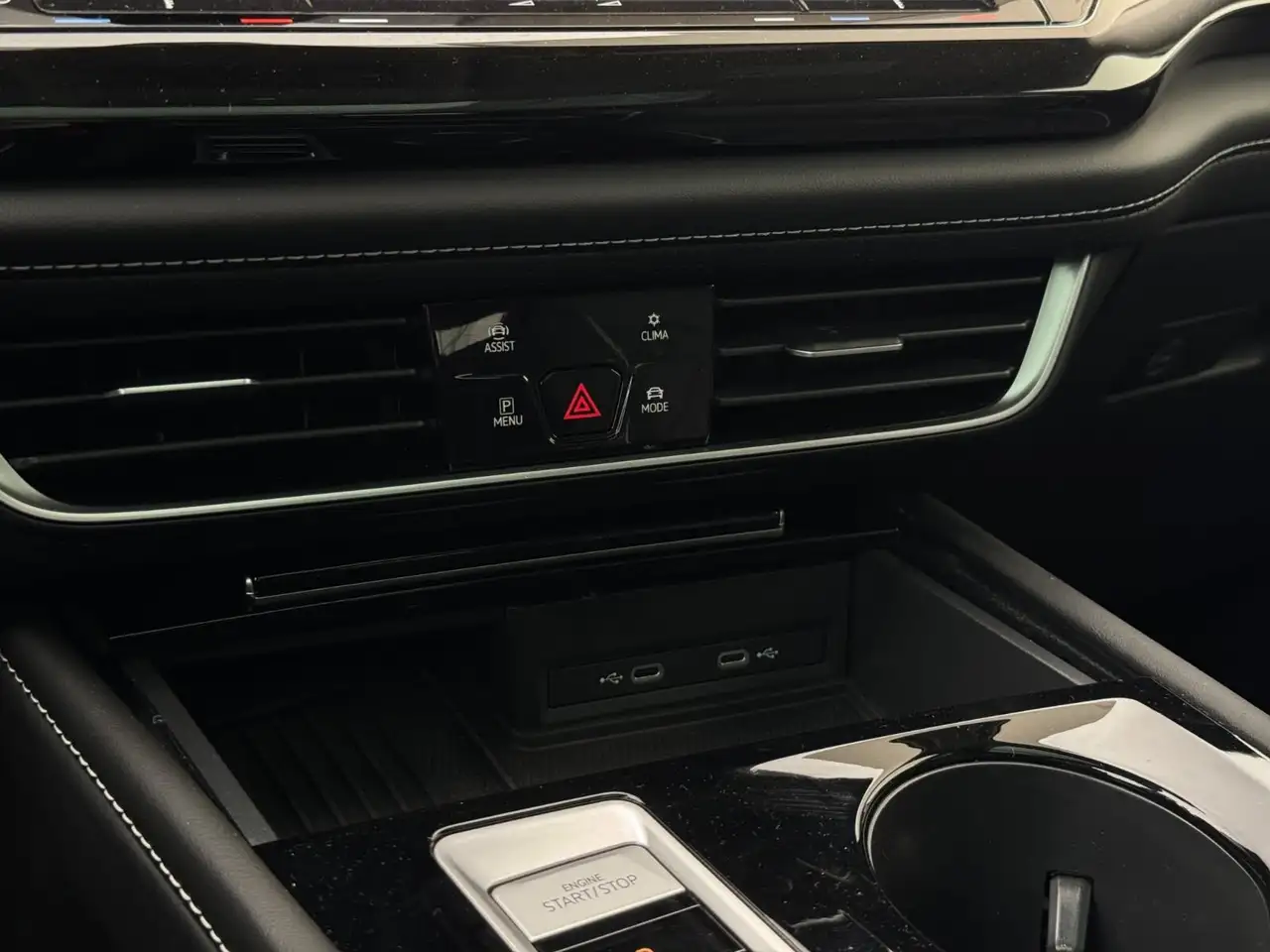 Volkswagen Atlas снимка Volkswagen Atlas