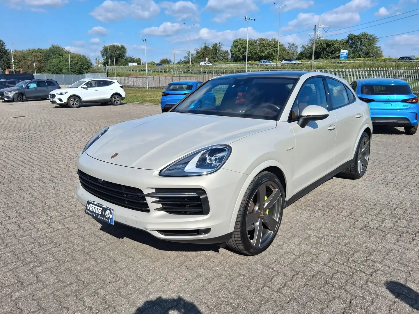 Porsche Cayenne Cayenne Coupé 3.0 V6 E-Hybrid Beige - 2