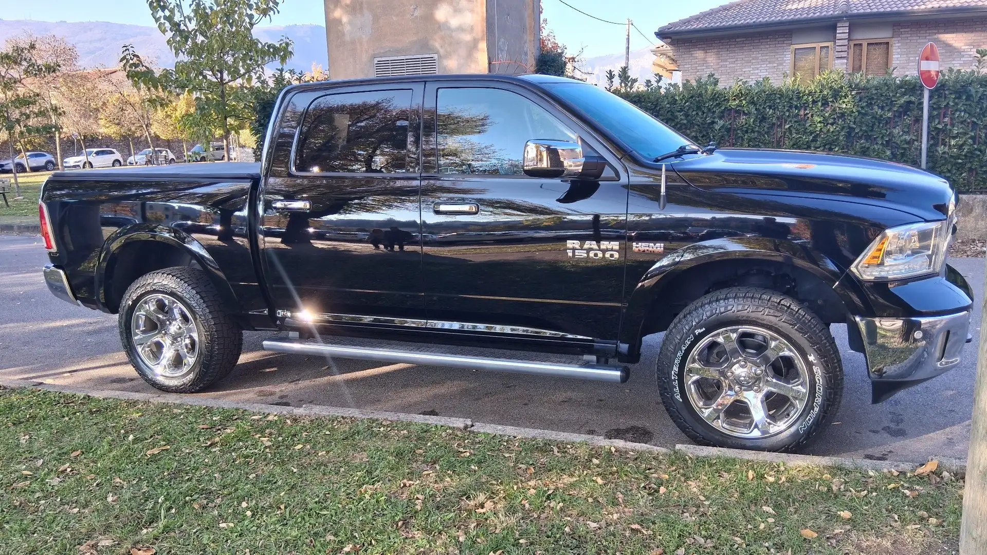 Dodge RAM 1500 5.7 V8 Crew Cab LaRamie gpl NO BOLLO - 1