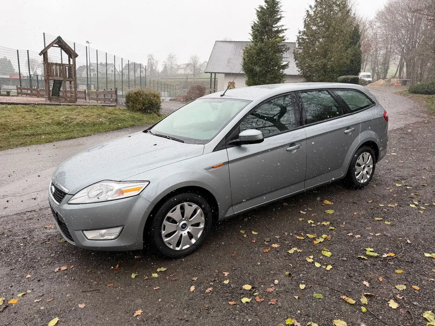 Ford Mondeo Turnier Trend 2.0TDCI Automatik Argent - 2