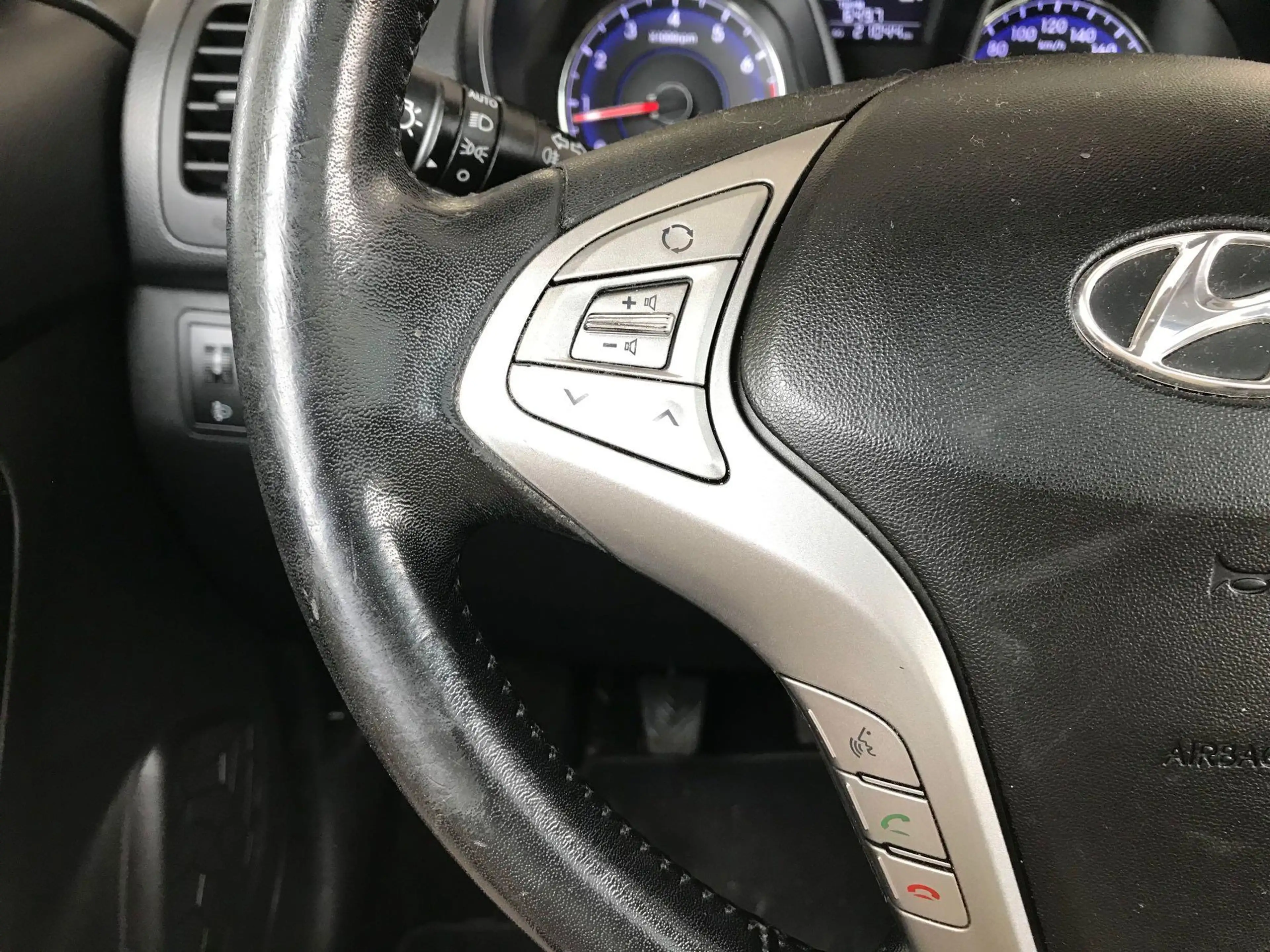 Hyundai iX20 1.4i i-Catcher — photo 15