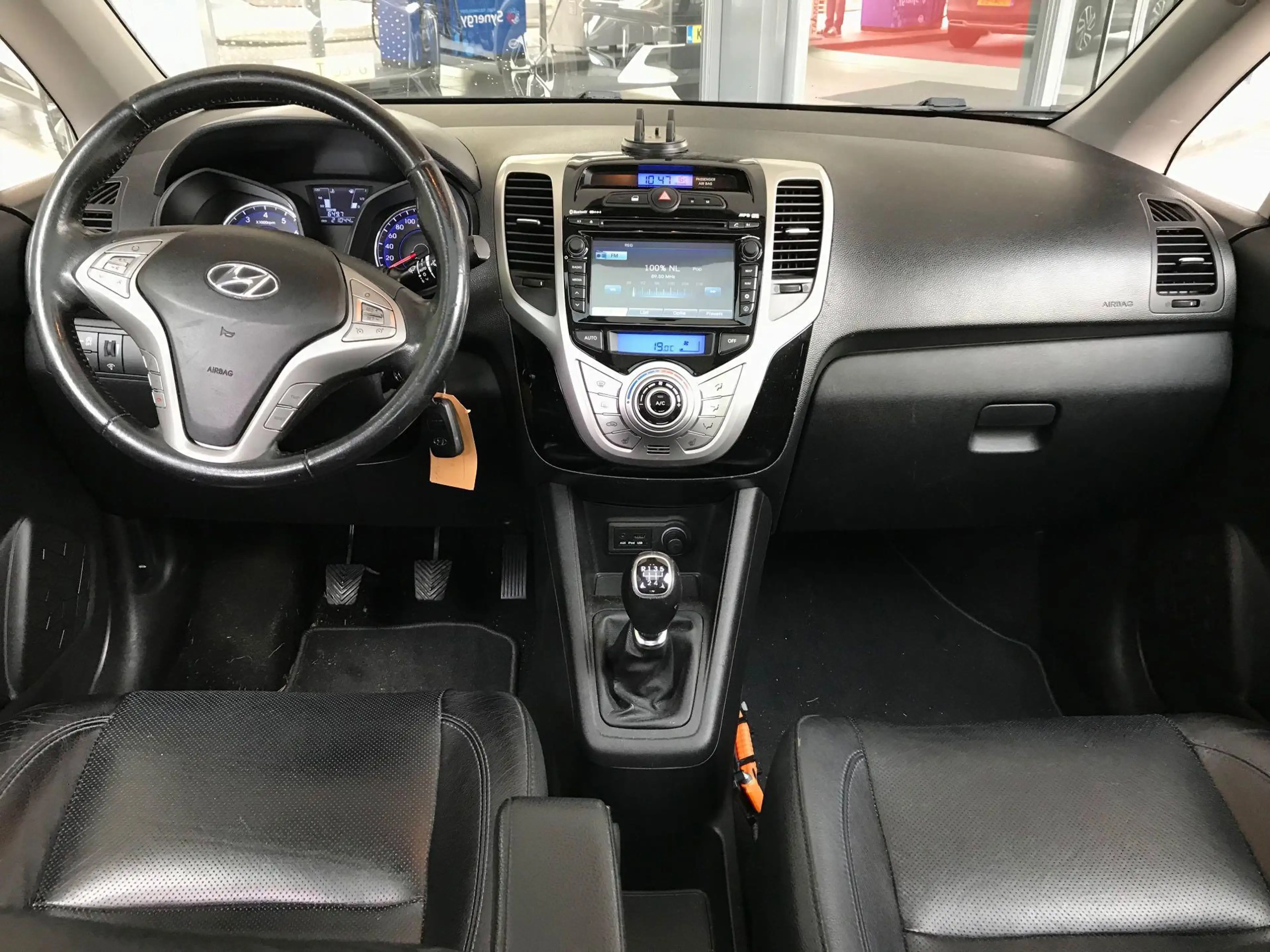 Hyundai iX20 1.4i i-Catcher — photo 13