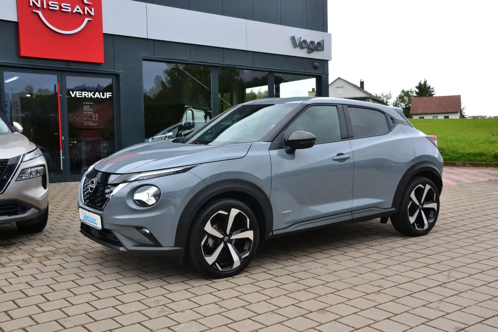 Nissan Juke 1.6 Hybrid Tekna Grau - 2