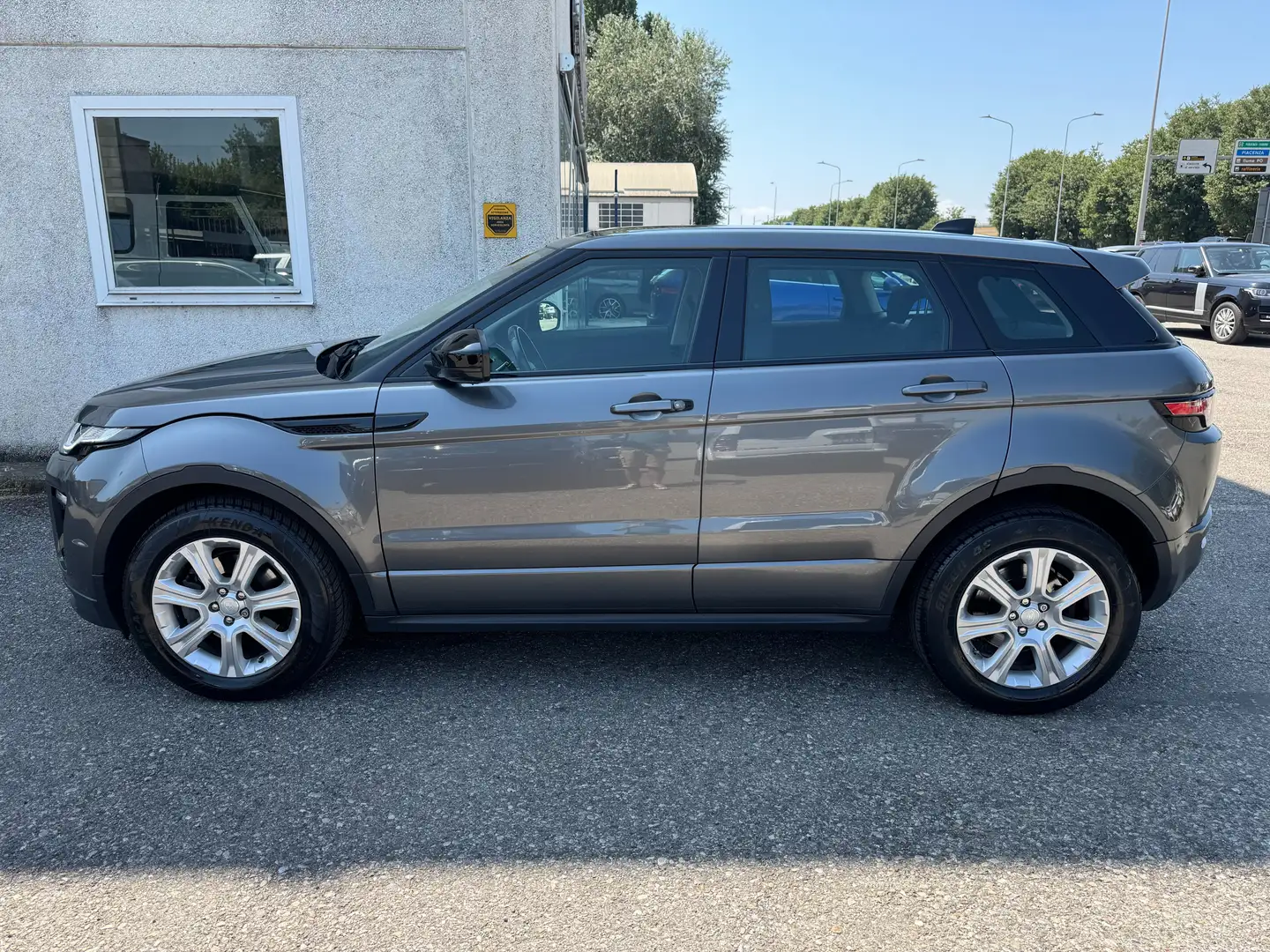 Land Rover Range Rover Evoque 5p 2.0 td4 SE Dynamic 150cv auto my18 Grigio - 2
