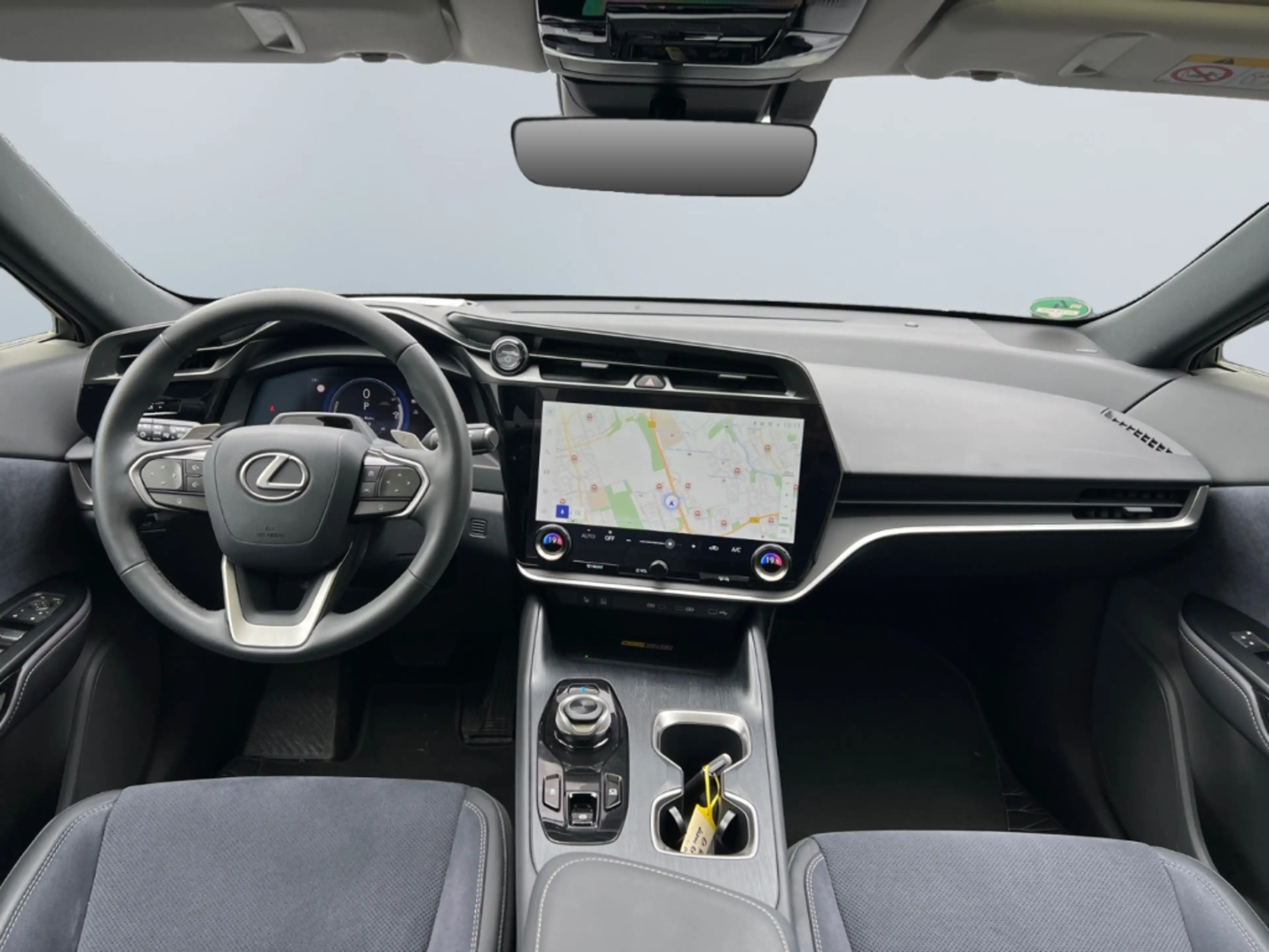 Lexus RZ 450e DIRECT4 *Luxury Paket*Glasdach dimmbar* — photo 6