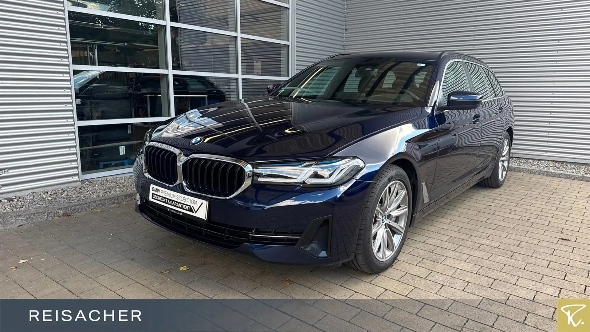 BMW 530 d xDrive Touring NaviPro HUD Laser RüKa H&K Blau - 1