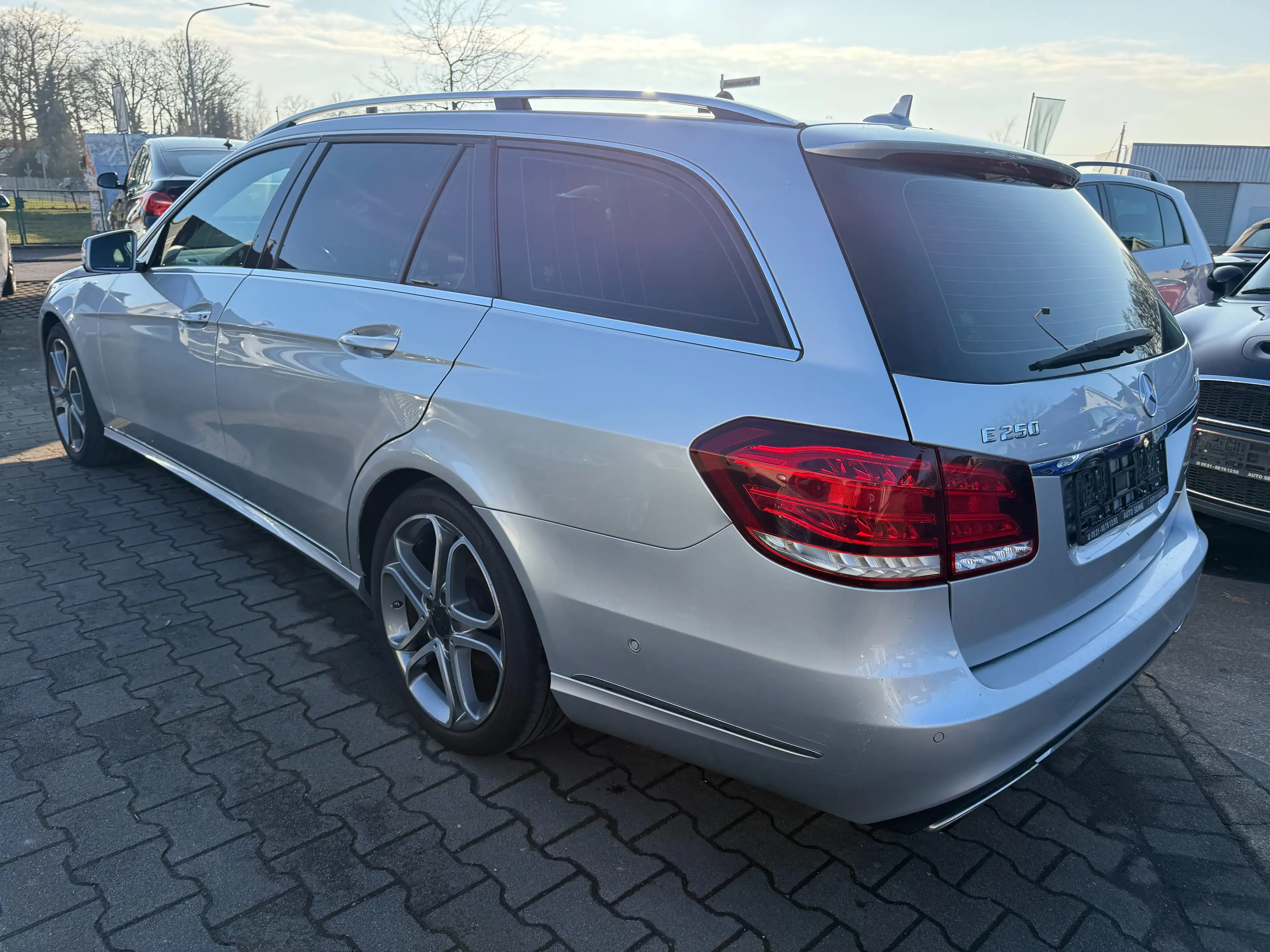 Mercedes-Benz E 250 E 250 Avangarde BlueTec 4Matic~Navi~Leder~LED — photo 5