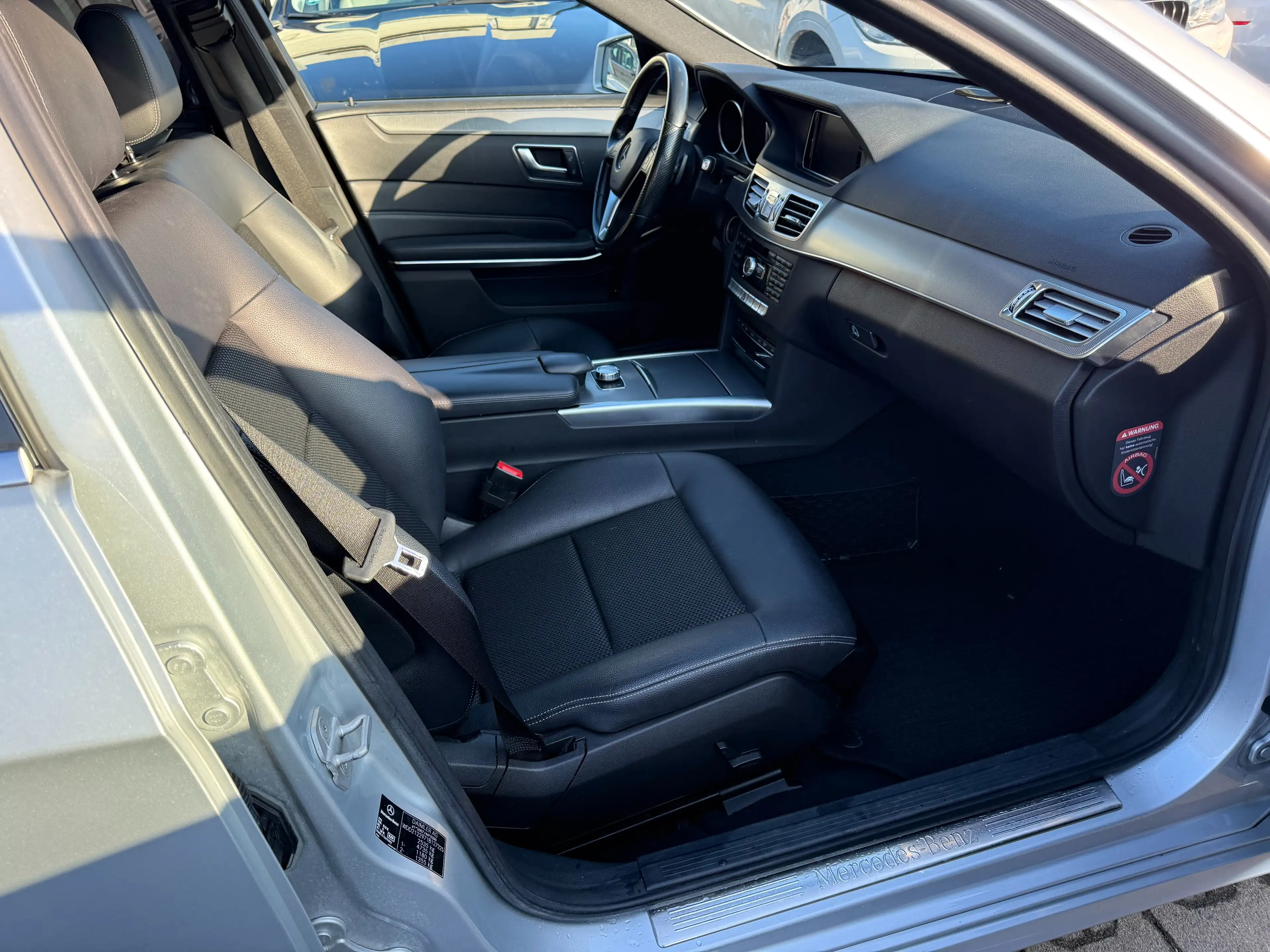 Mercedes-Benz E 250 E 250 Avangarde BlueTec 4Matic~Navi~Leder~LED — photo 11