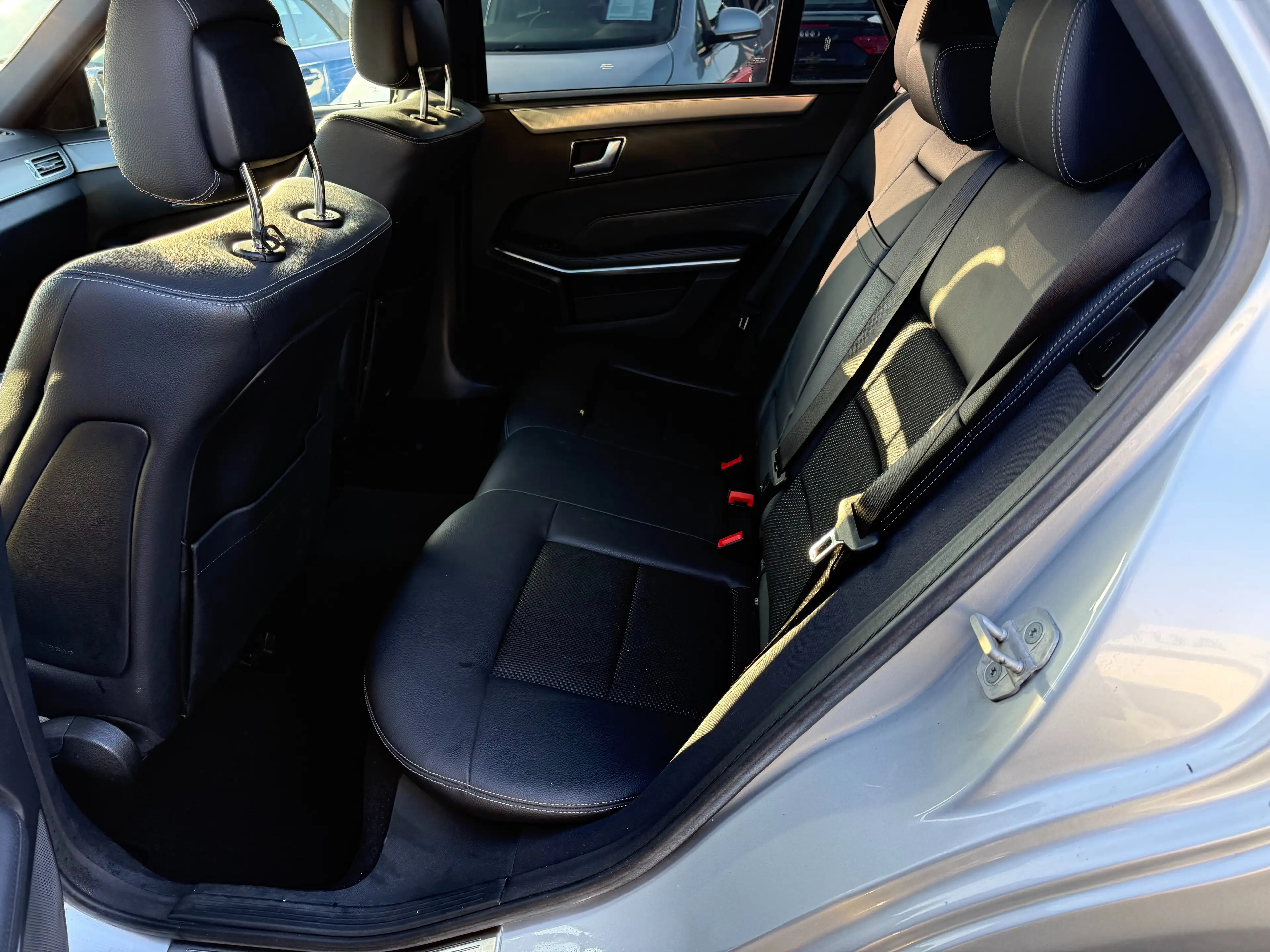 Mercedes-Benz E 250 E 250 Avangarde BlueTec 4Matic~Navi~Leder~LED — photo 12
