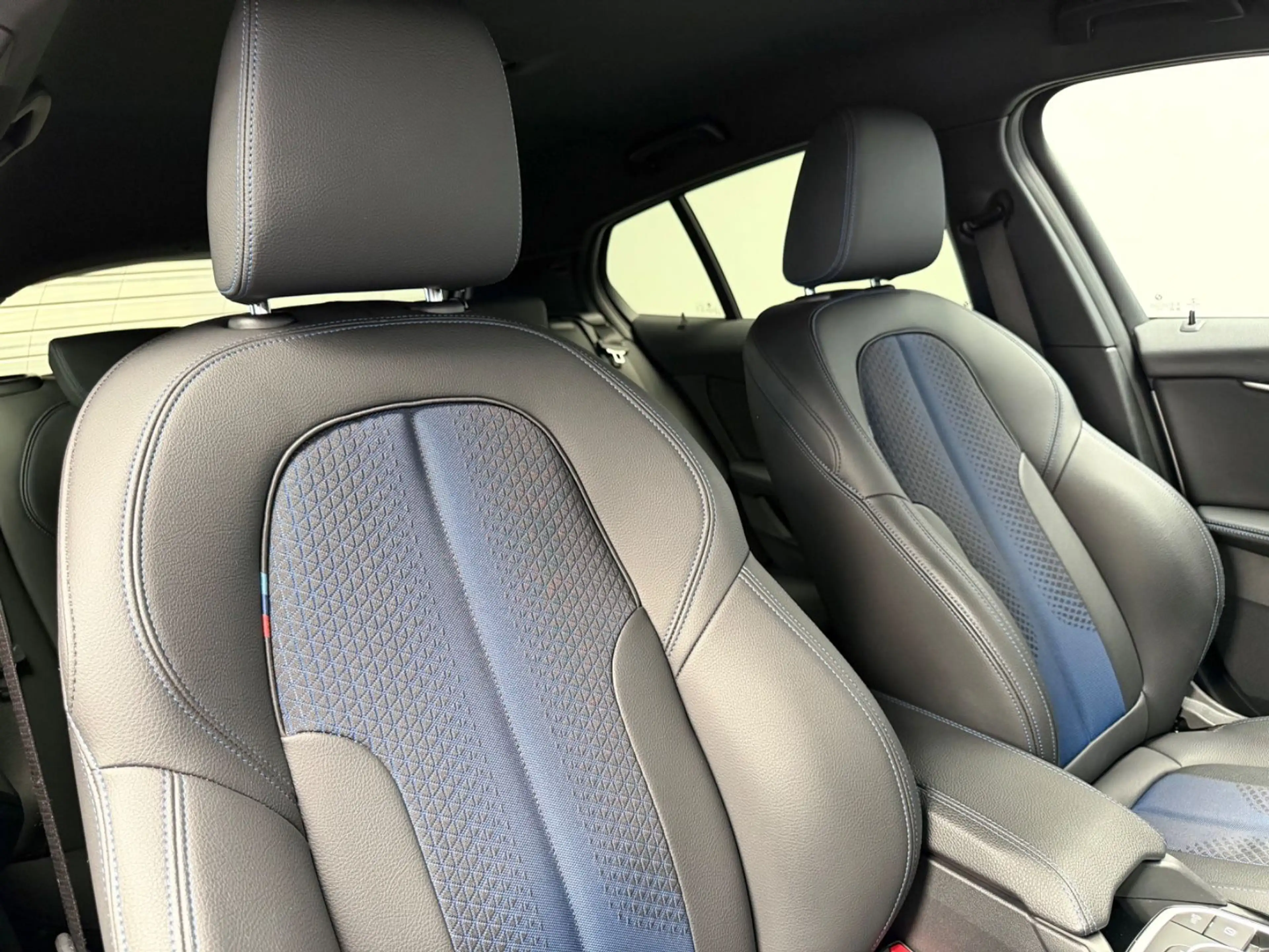 BMW 118 i M Sport/Navi/CarPlay/Tempomat/AHK — photo 13