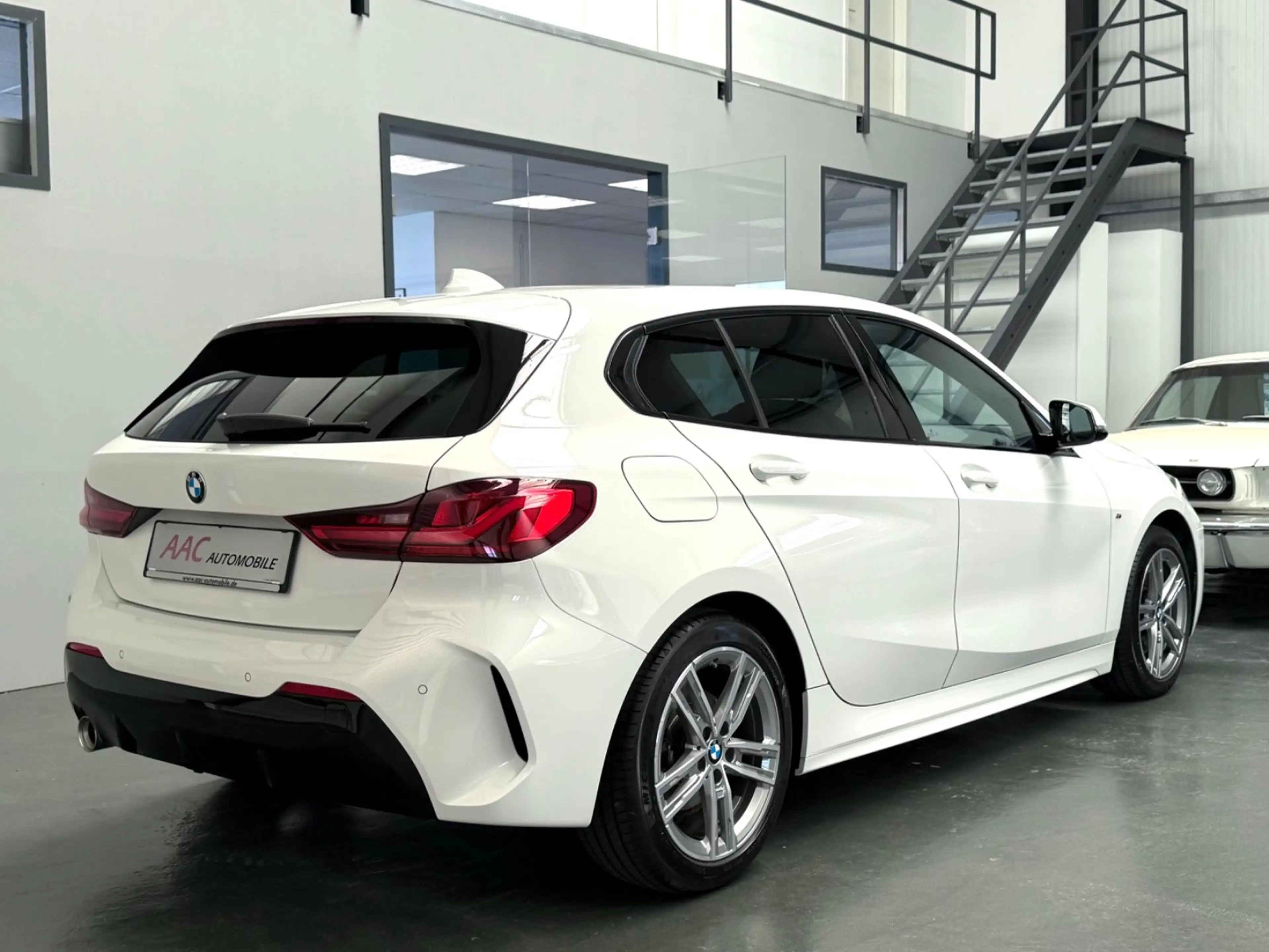 BMW 118 i M Sport/Navi/CarPlay/Tempomat/AHK — photo 6