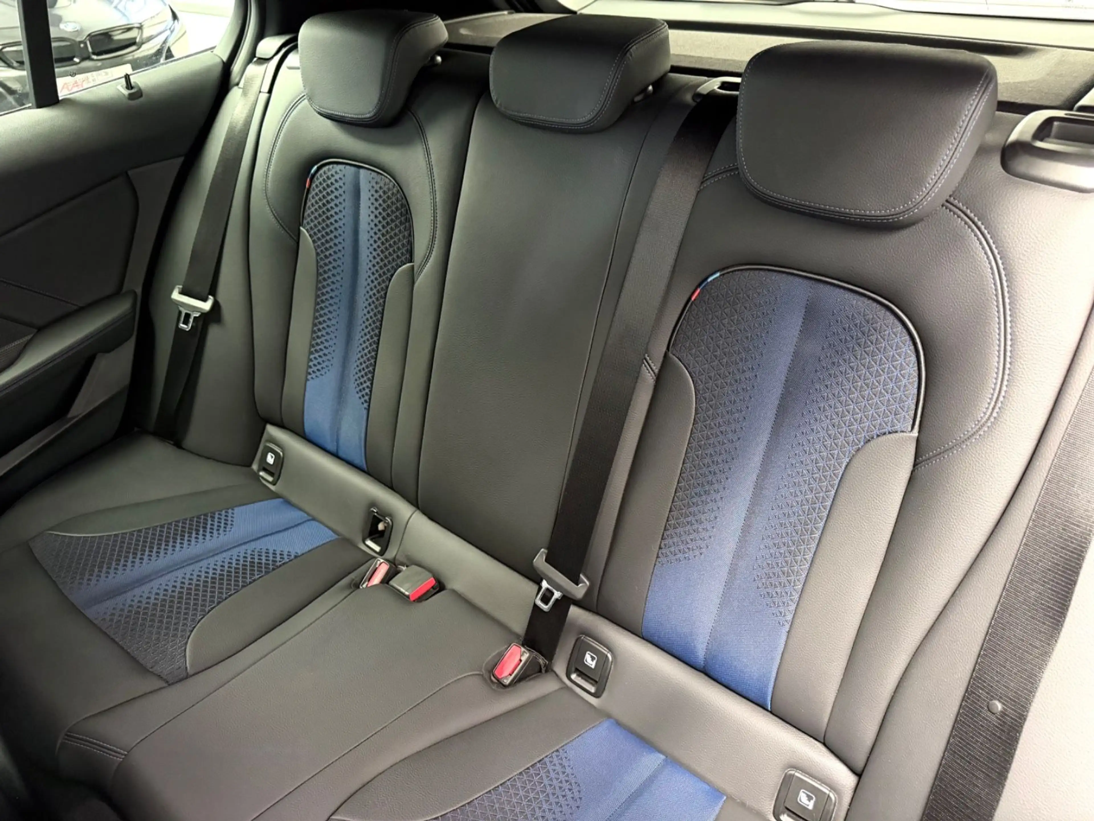 BMW 118 i M Sport/Navi/CarPlay/Tempomat/AHK — photo 12