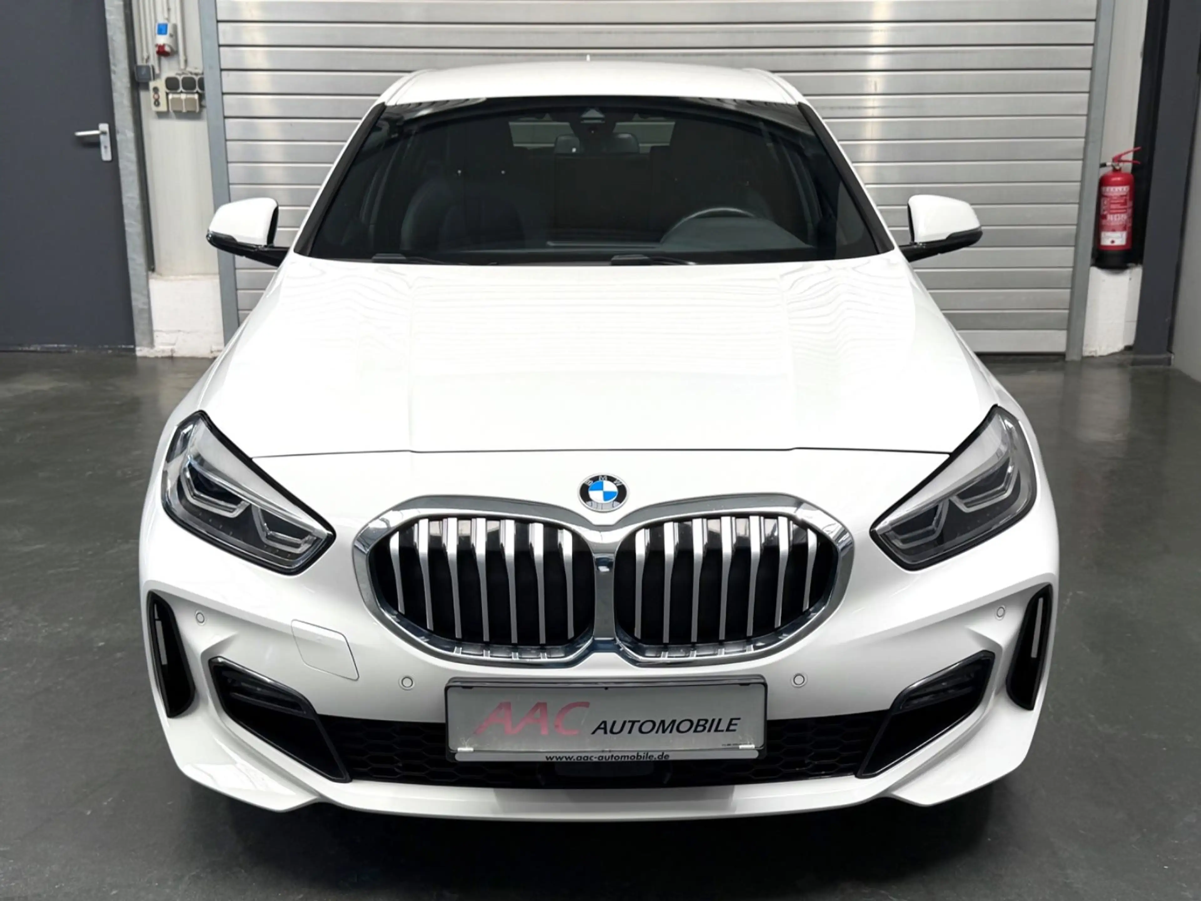 BMW 118 i M Sport/Navi/CarPlay/Tempomat/AHK — photo 2