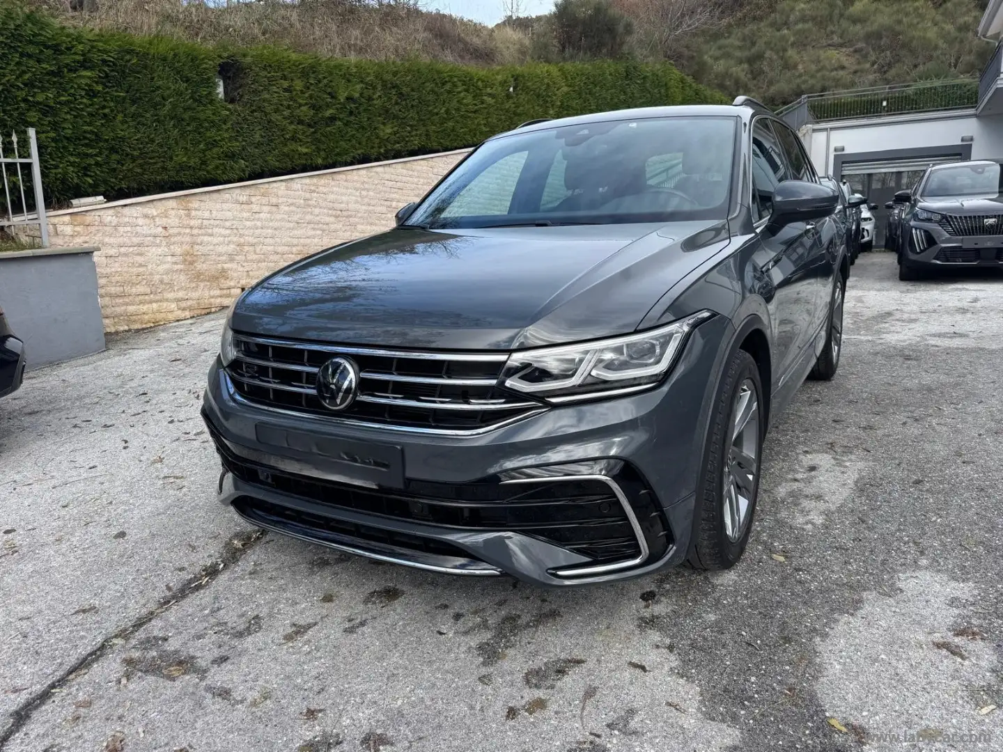 Volkswagen Tiguan 2.0 TDI 150 CV EVO DSG R-Line Grigio - 1