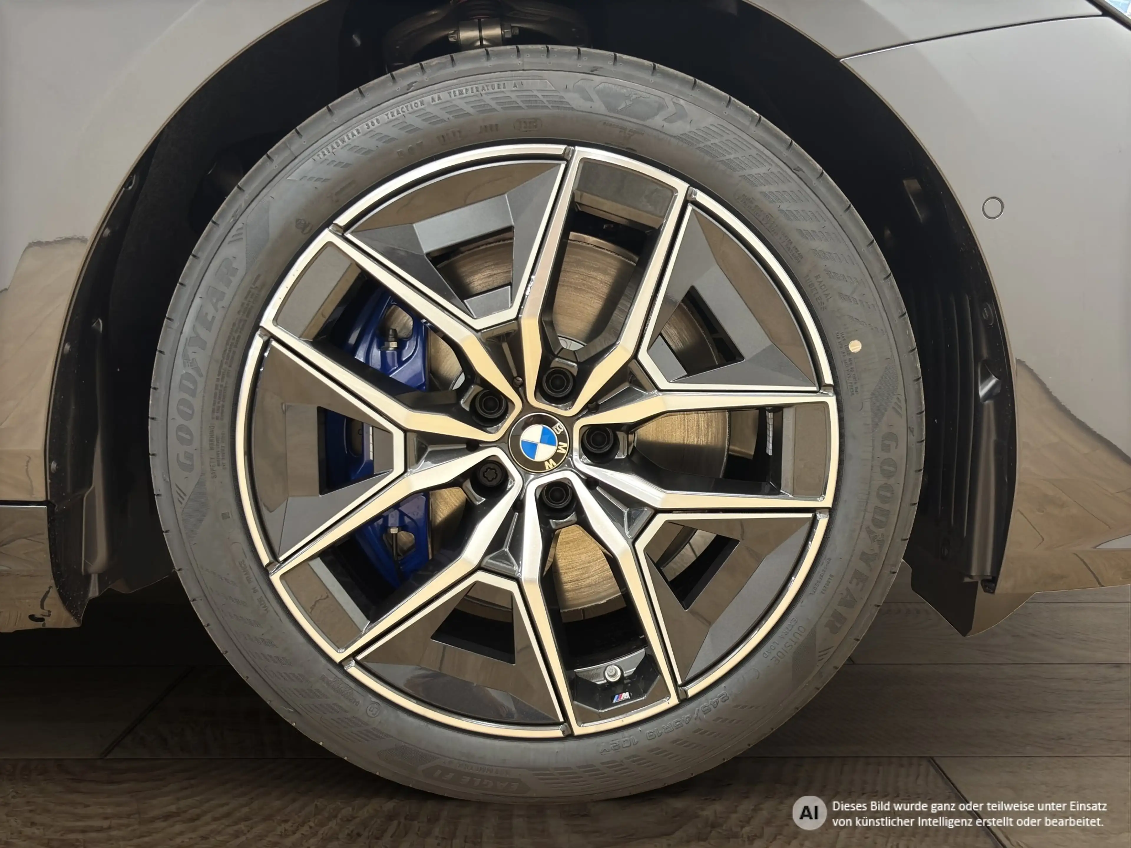 BMW i5 eDrive40 Touring [M Sport, HUD, AHK, ACC, 19" LMR] — photo 3
