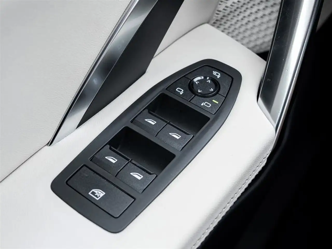 BMW X1 снимка BMW X1